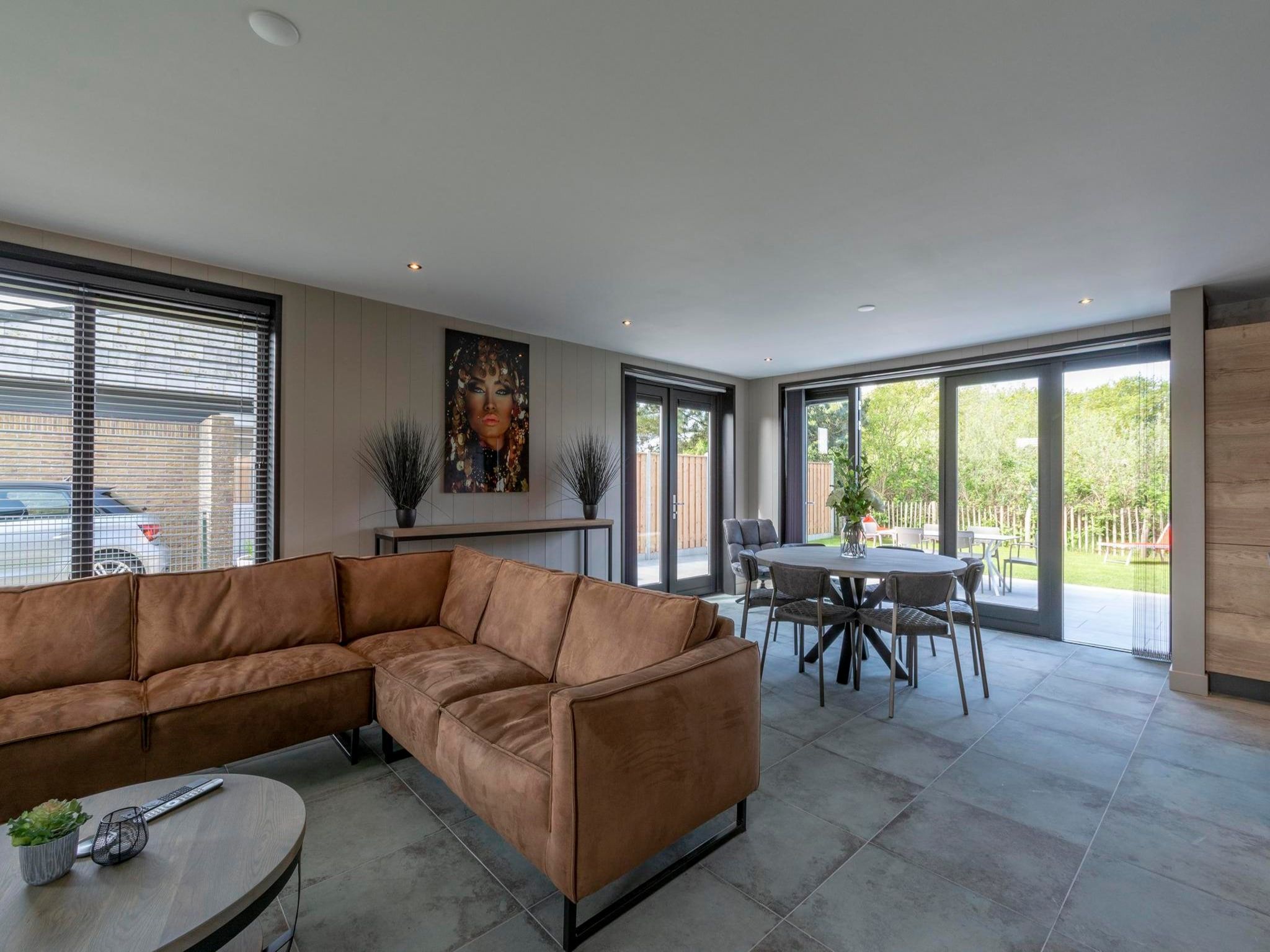De woonkamer van Wellness Villa Lotje in Julianadorp aan Zee