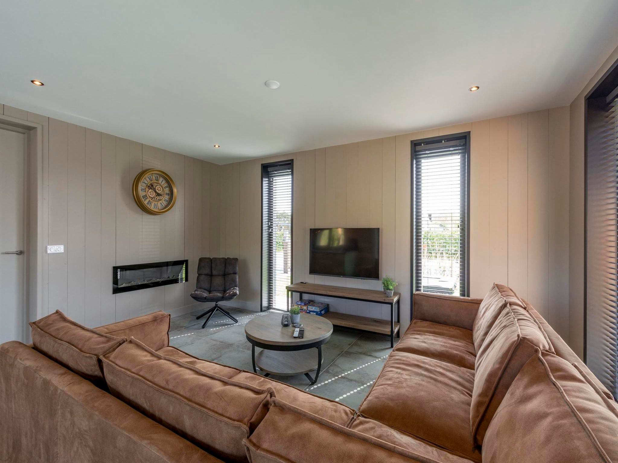 De woonkamer van Wellness Villa Lotje in Julianadorp aan Zee