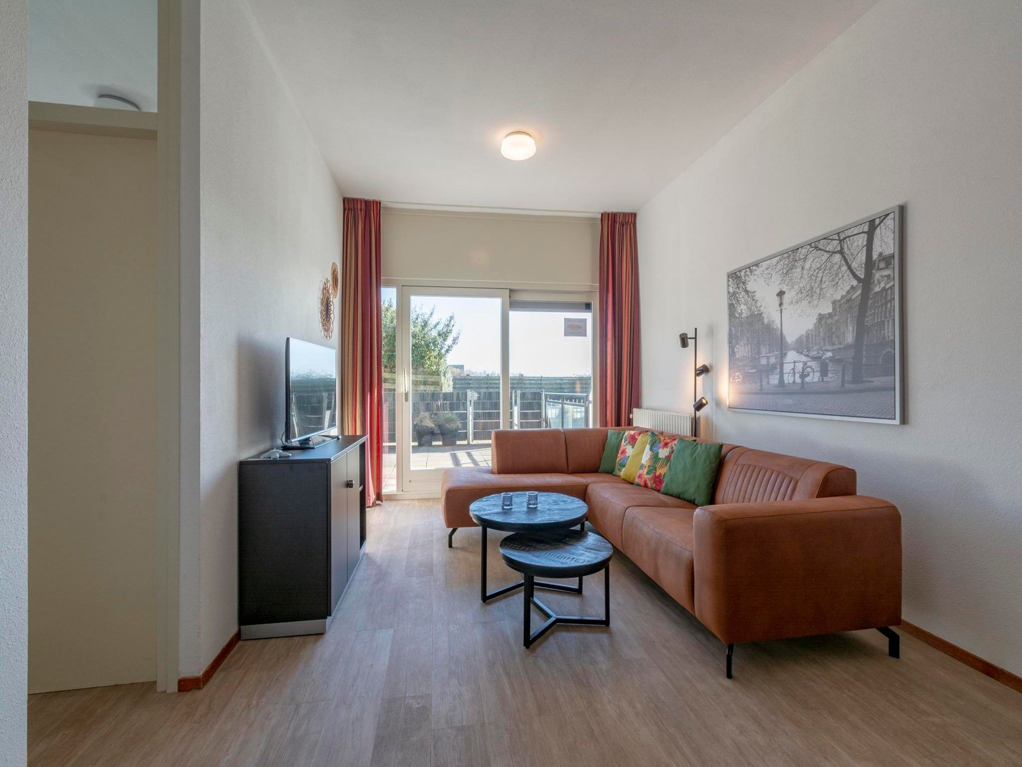 De woonkamer van Wijde Blick 103 in Callantsoog