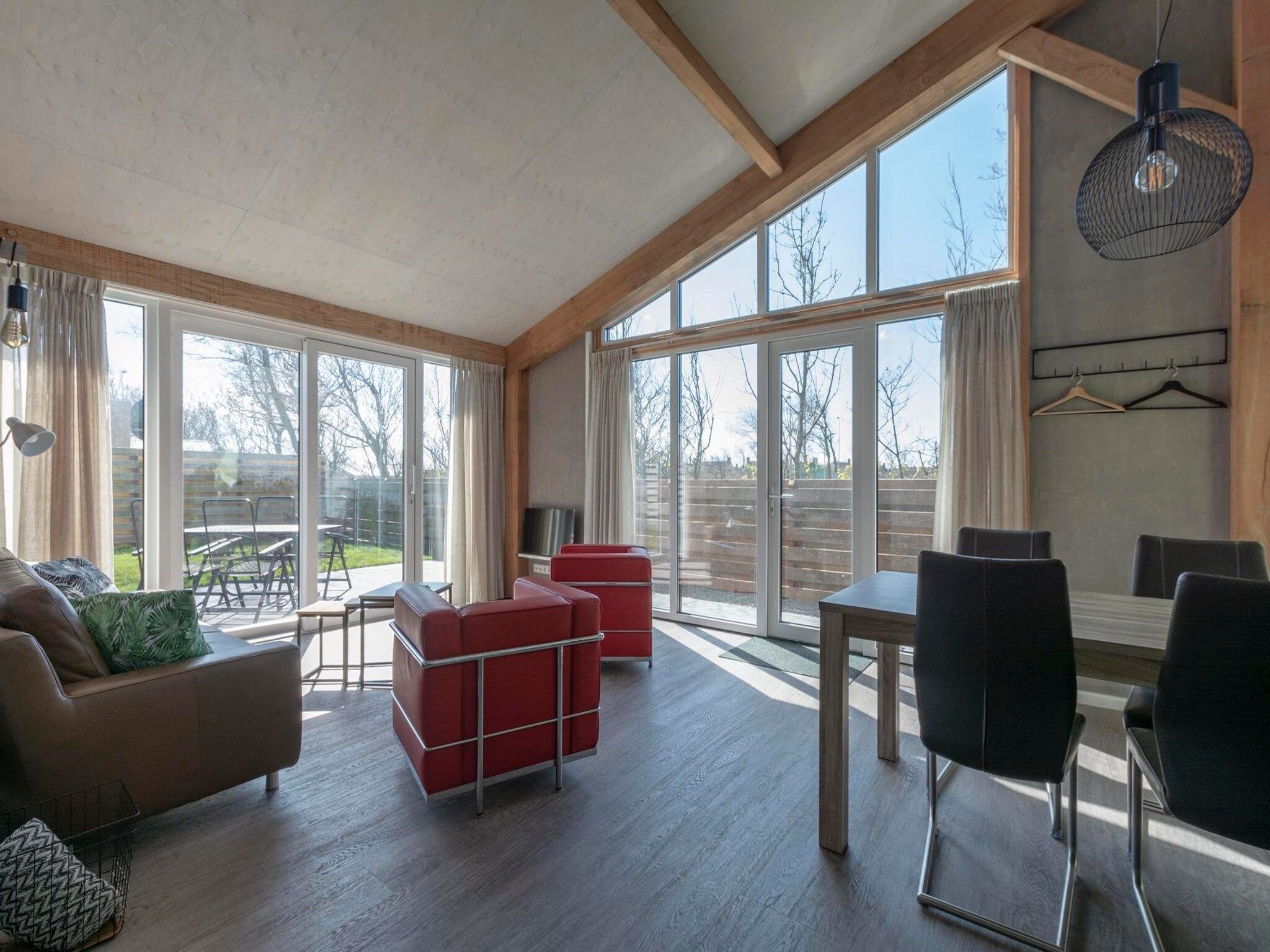 De woonkamer van Garnekuul 7 in Callantsoog
