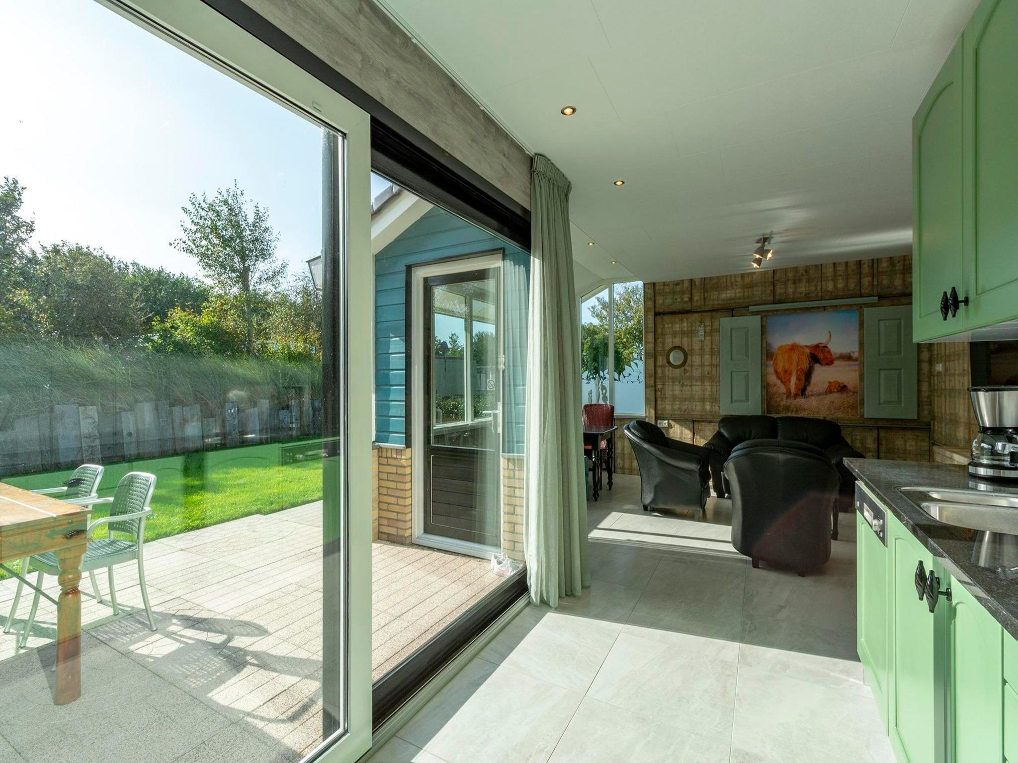De woonkamer van Garnekuul 90 in Callantsoog