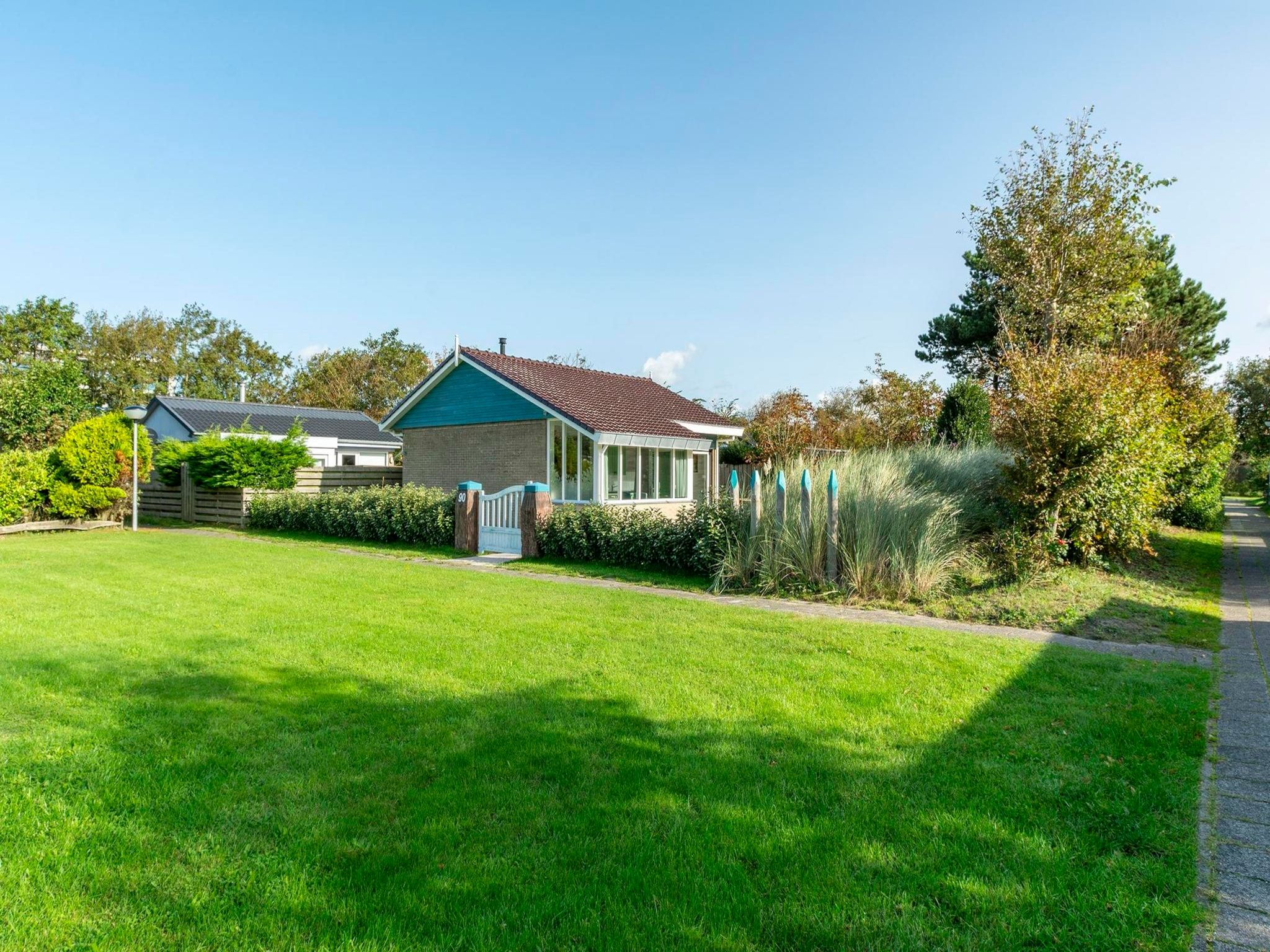 De tuin van Garnekuul 90 in Callantsoog