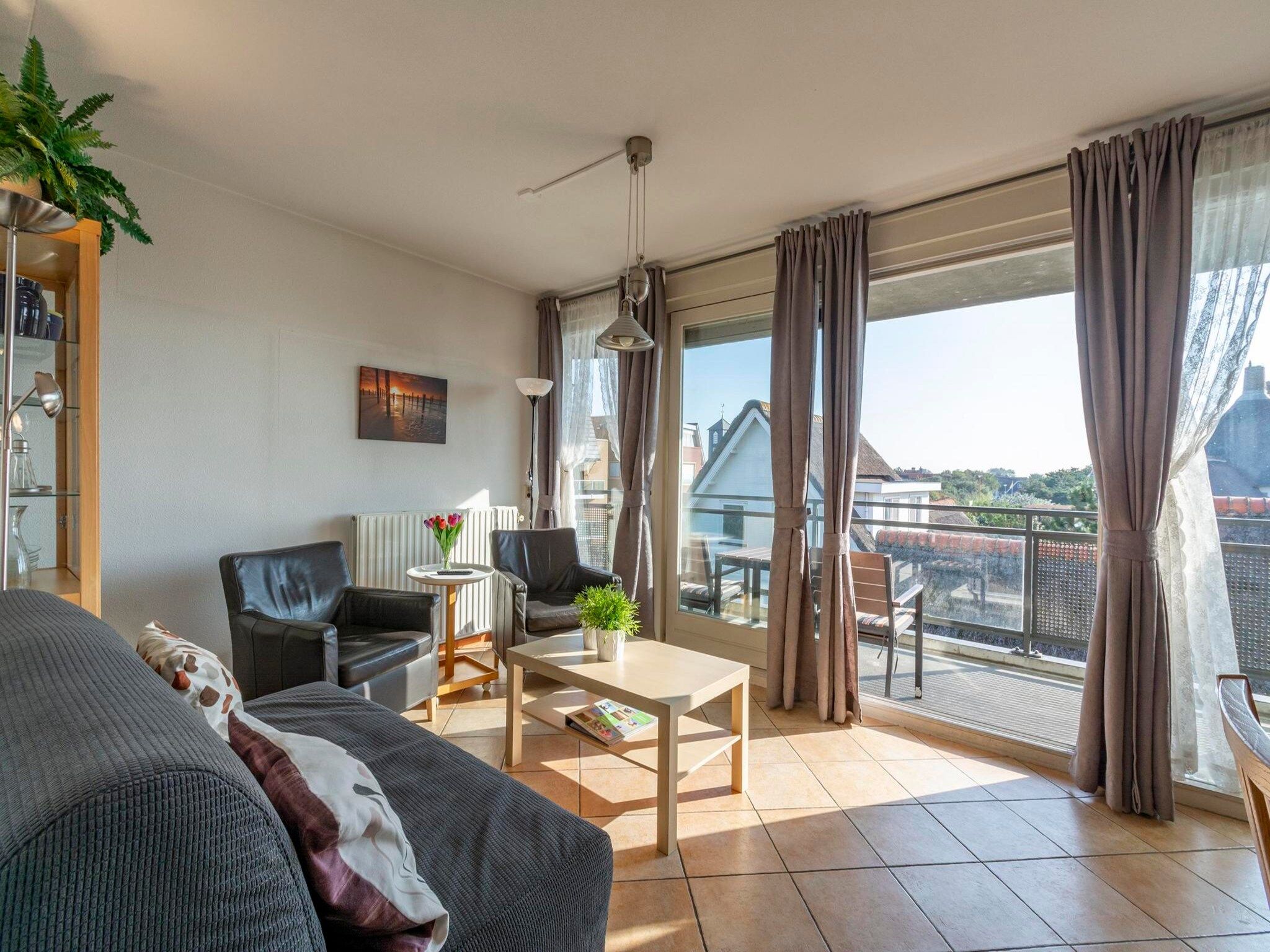 De woonkamer van Wijde Blick 201 in Callantsoog