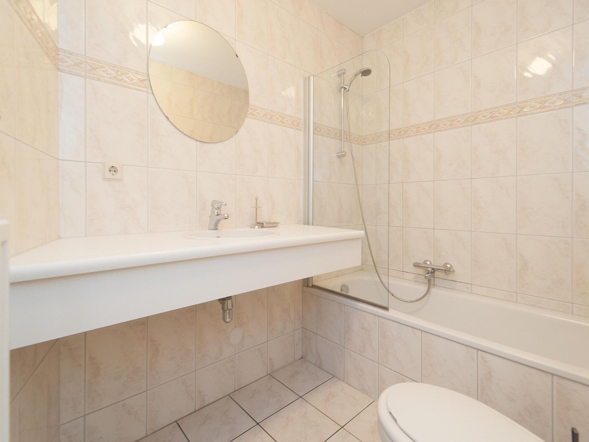 De badkamer van Wijde Blick 201 in Callantsoog