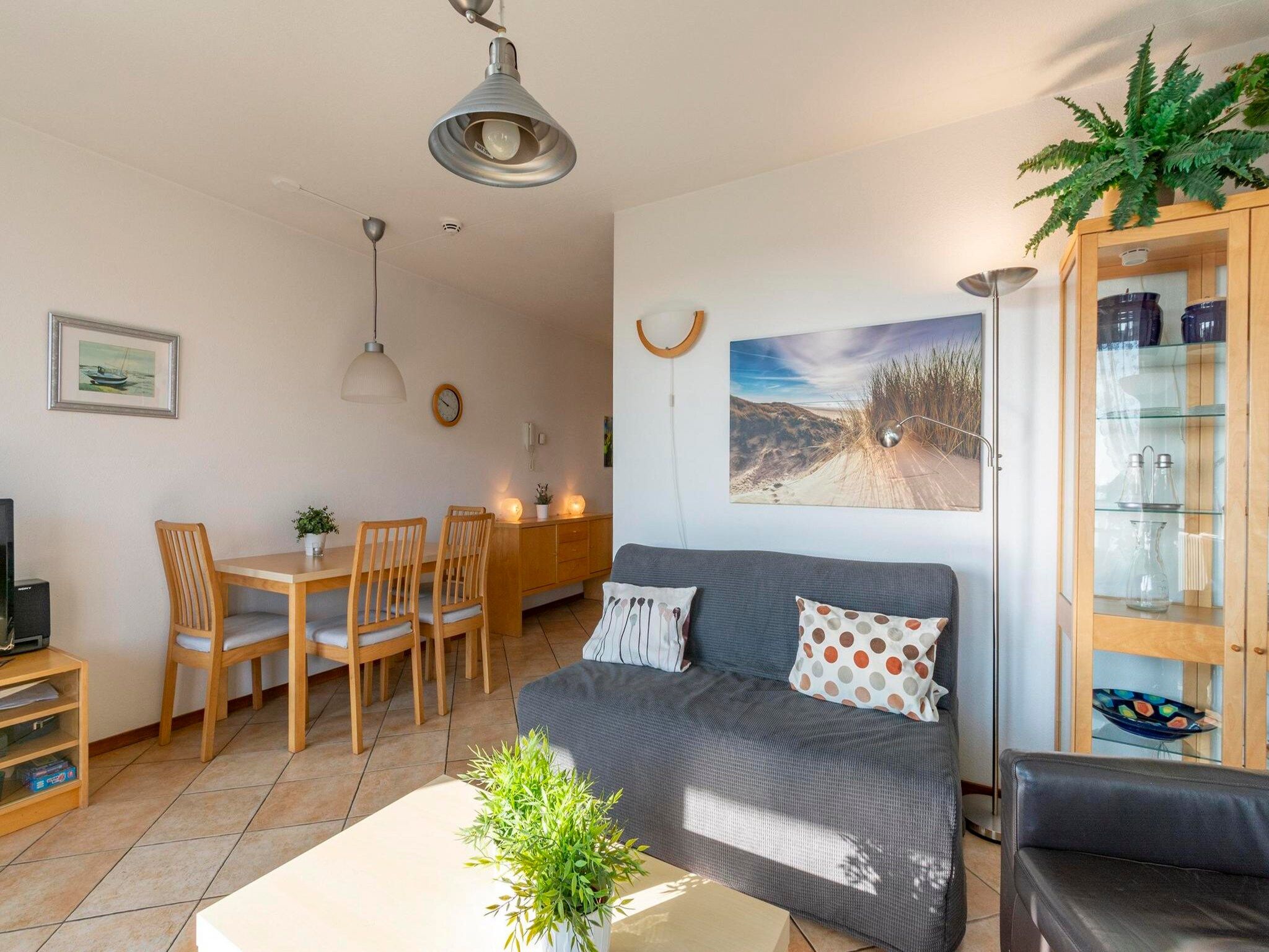 De woonkamer van Wijde Blick 201 in Callantsoog
