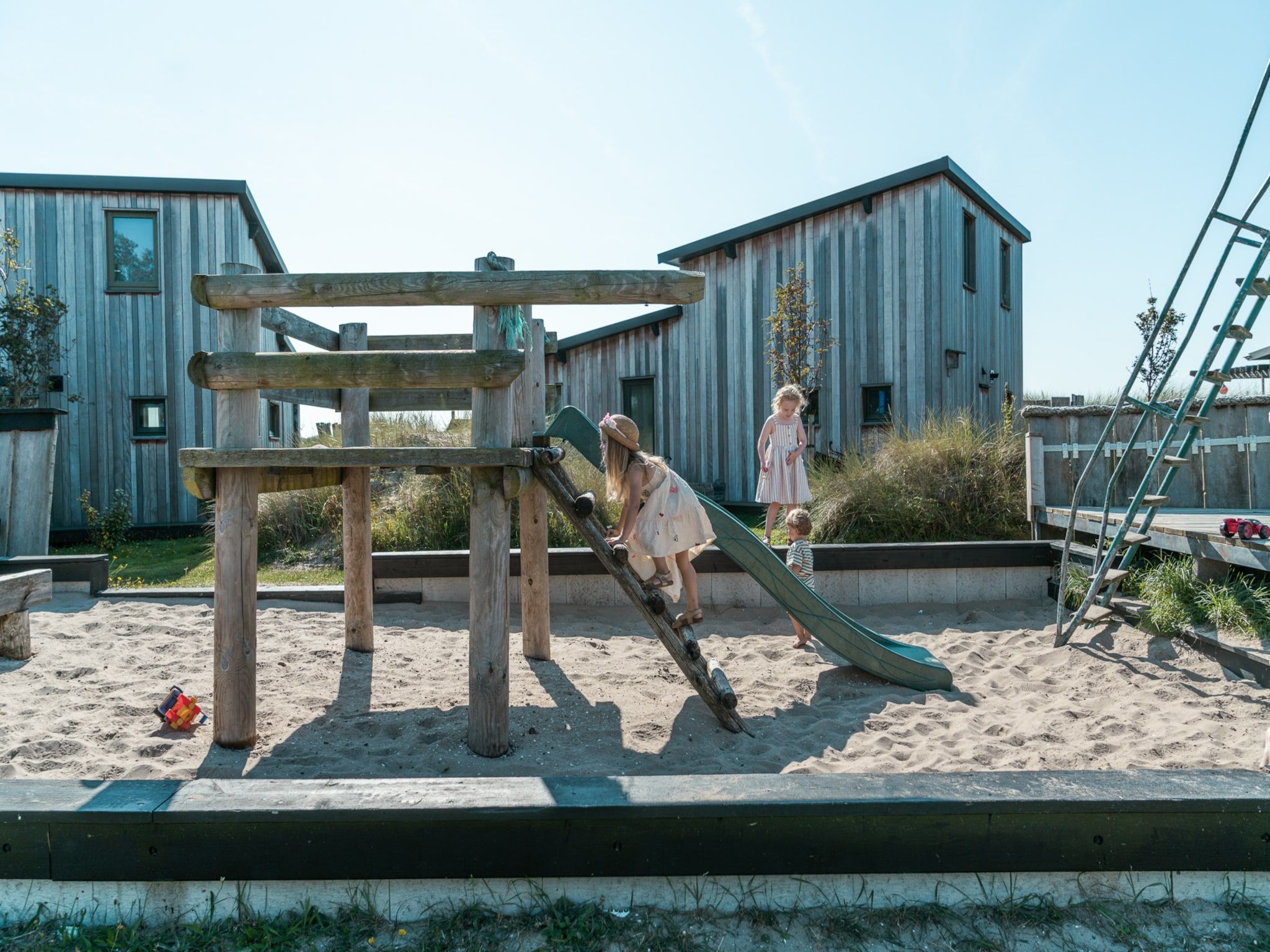 De buitenkant van Beach Lodge Groot - Duynpark in Callantsoog