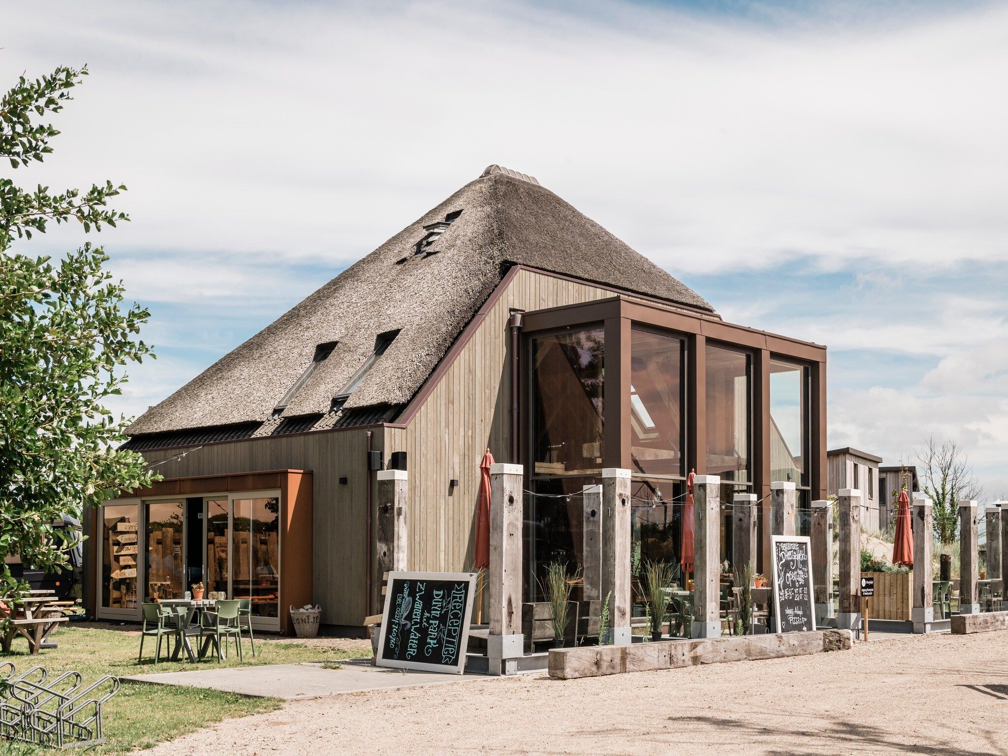 De buitenkant van Beach Lodge - Duynpark in Callantsoog