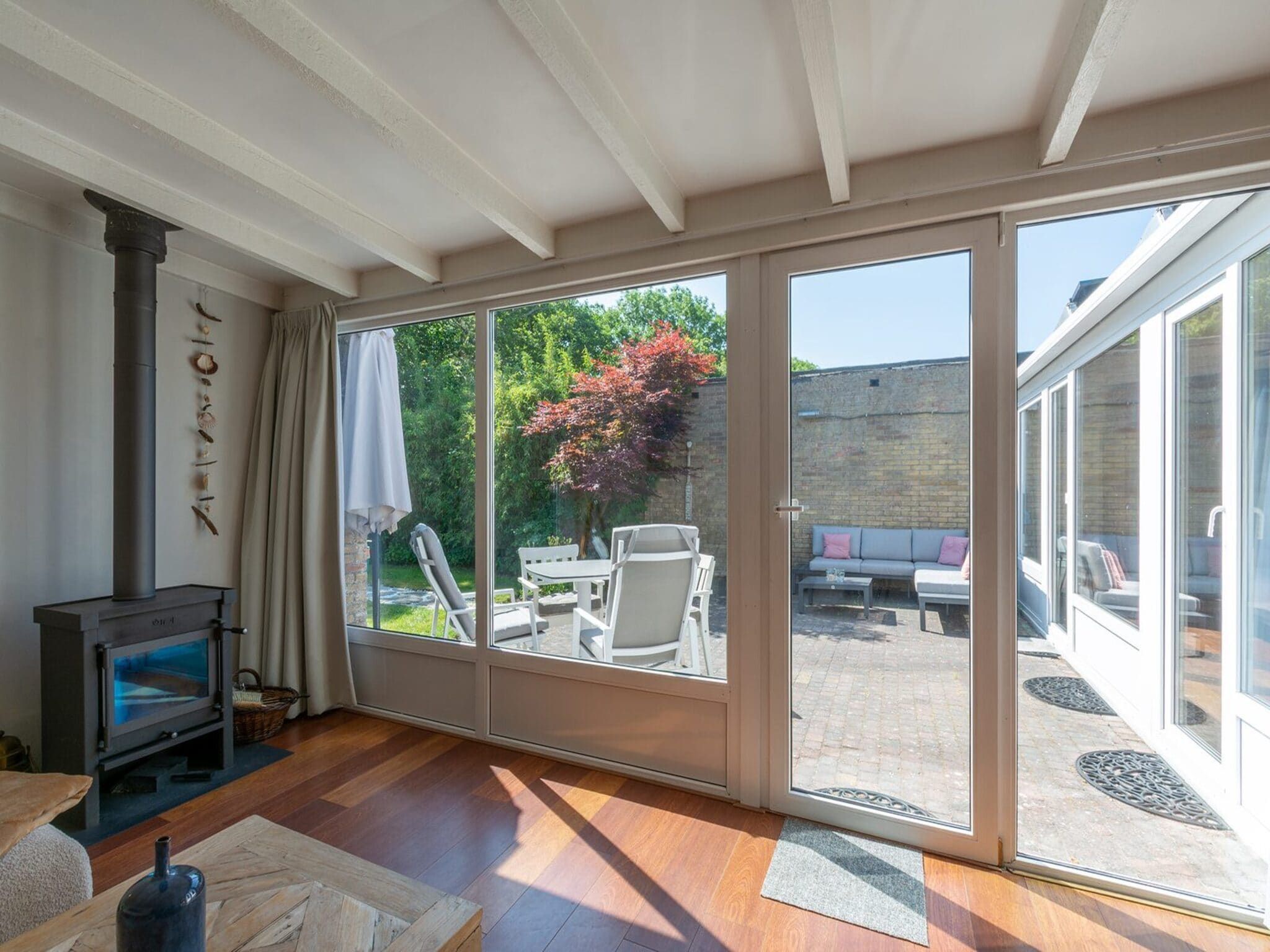 De woonkamer van Duinland 122 in Sint Maartenszee