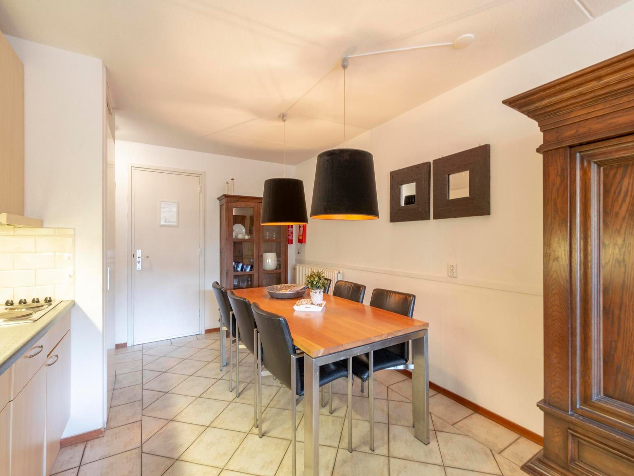 De eetkamer van Wijde Blick 210 in Callantsoog