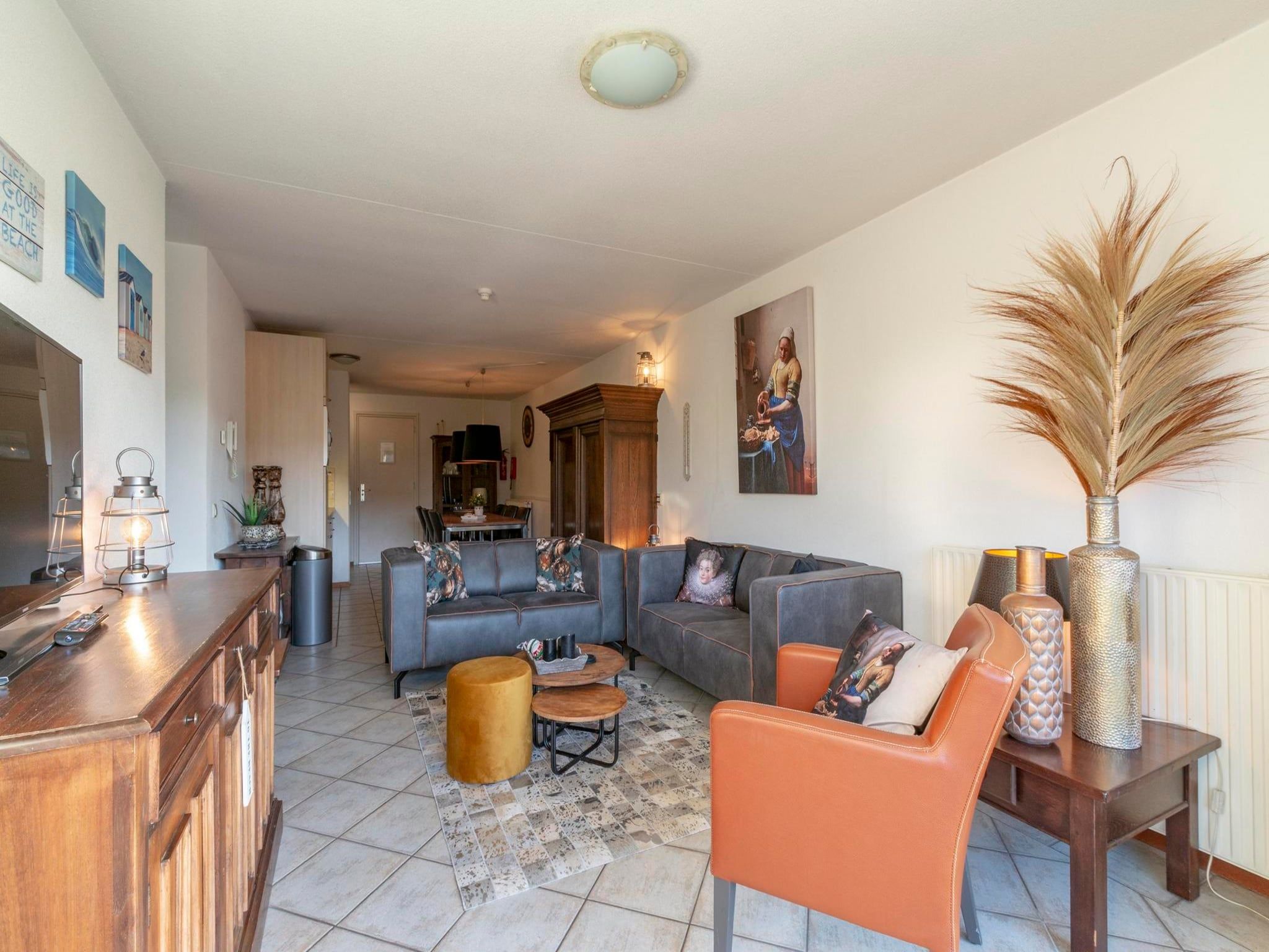 De woonkamer van Wijde Blick 210 in Callantsoog