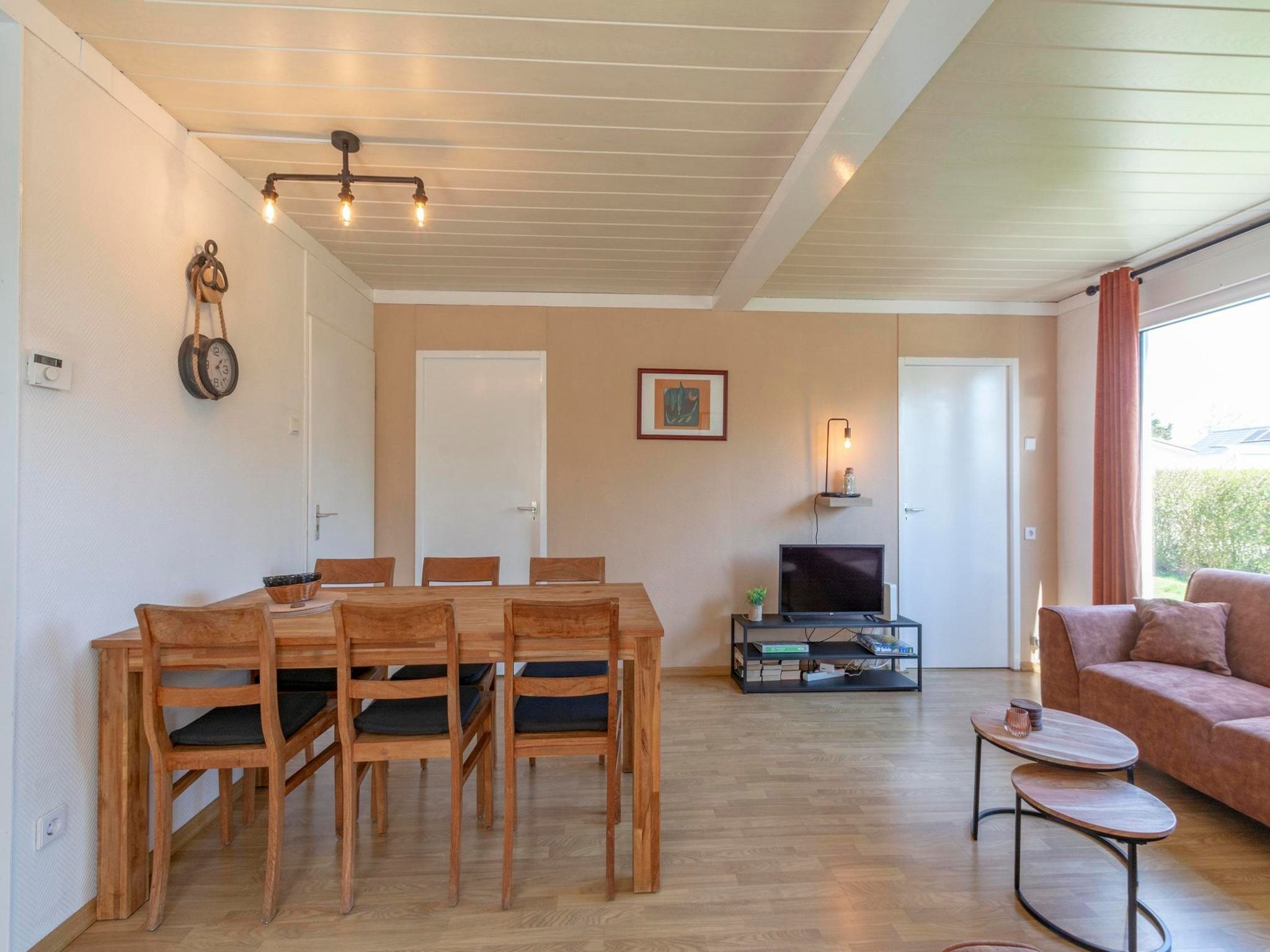 De eetkamer van Keizerskroon 58 in Julianadorp aan Zee