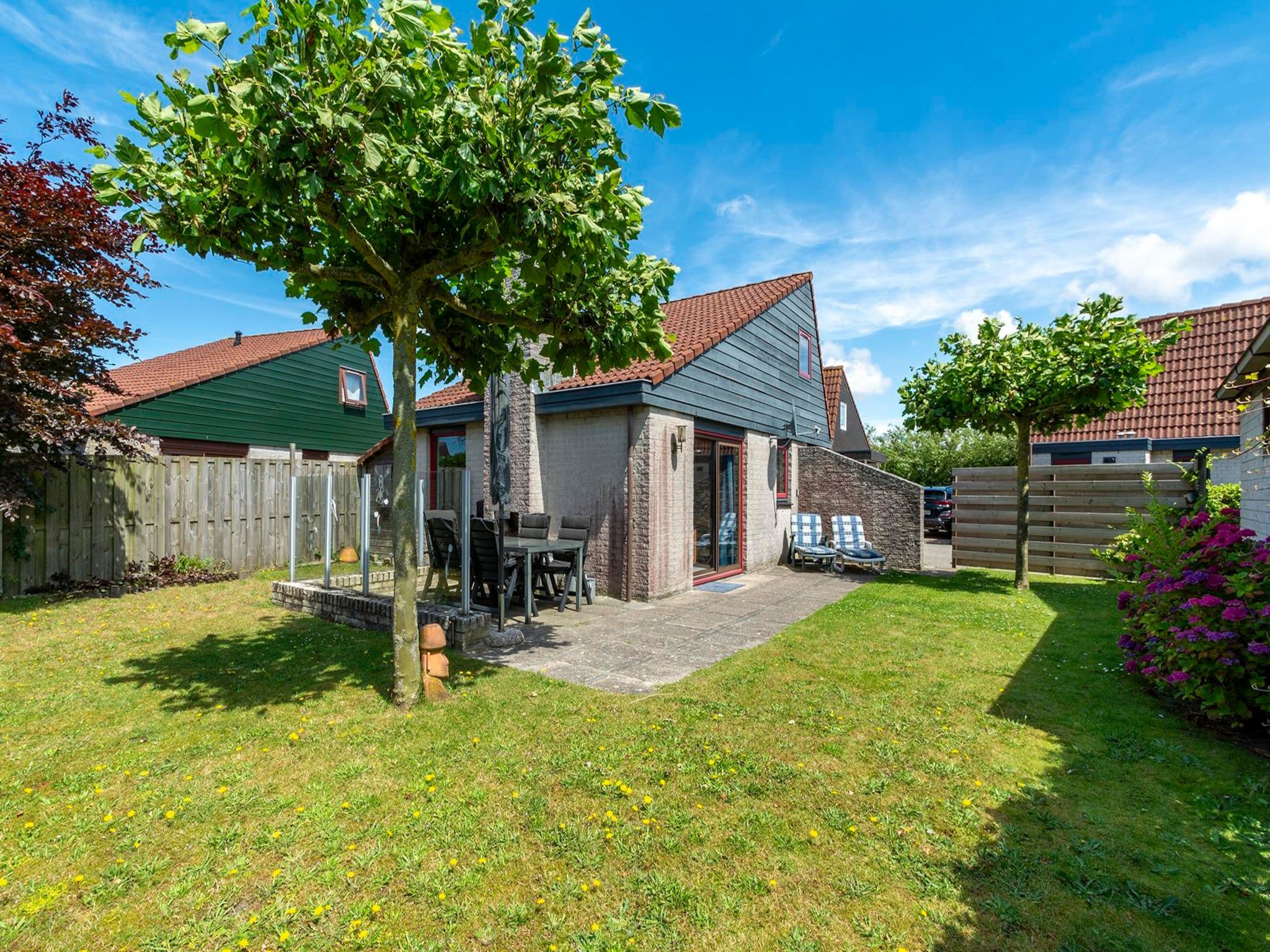 De buitenkant van Yperhof 66 in Julianadorp aan Zee
