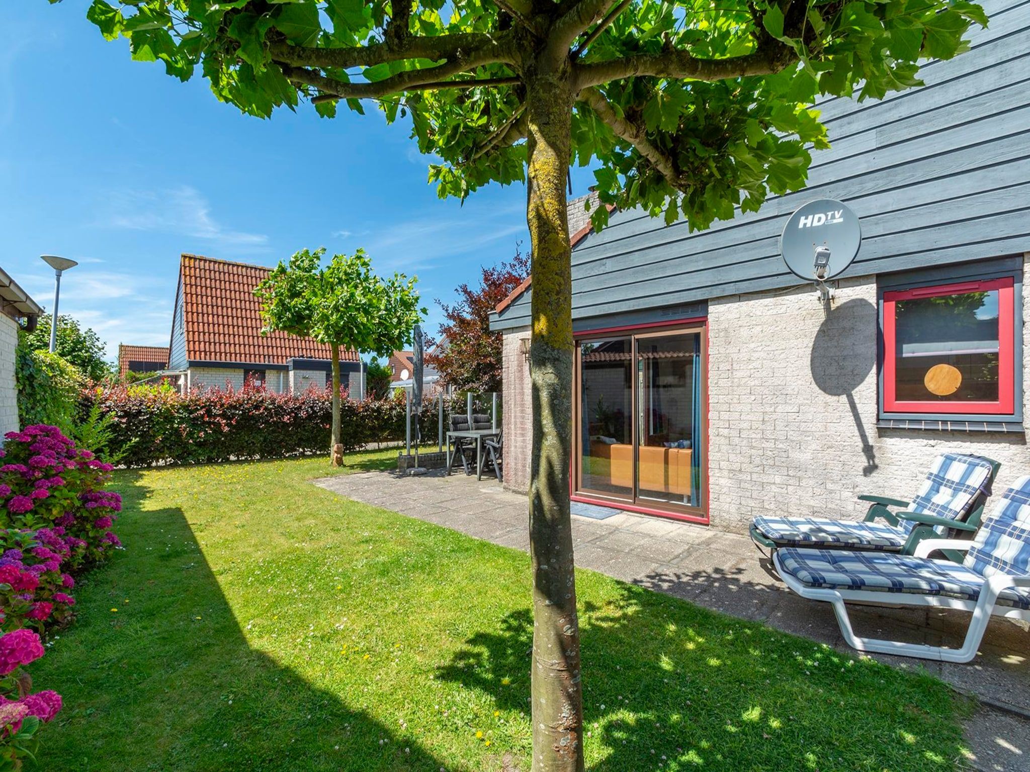 De tuin van Yperhof 66 in Julianadorp aan Zee