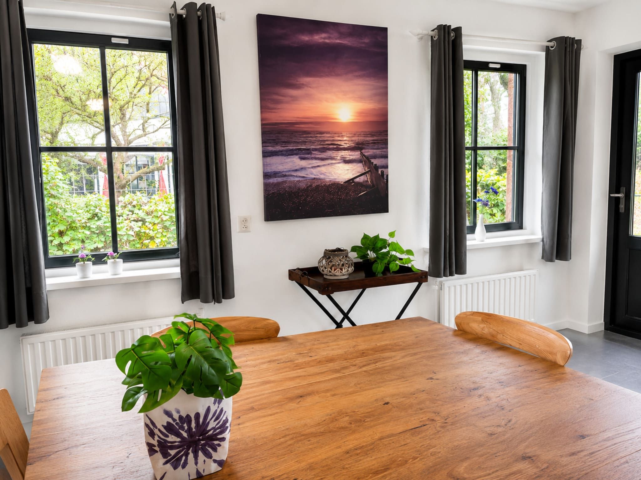 De eetkamer van De Buitenplaats 42 in Callantsoog
