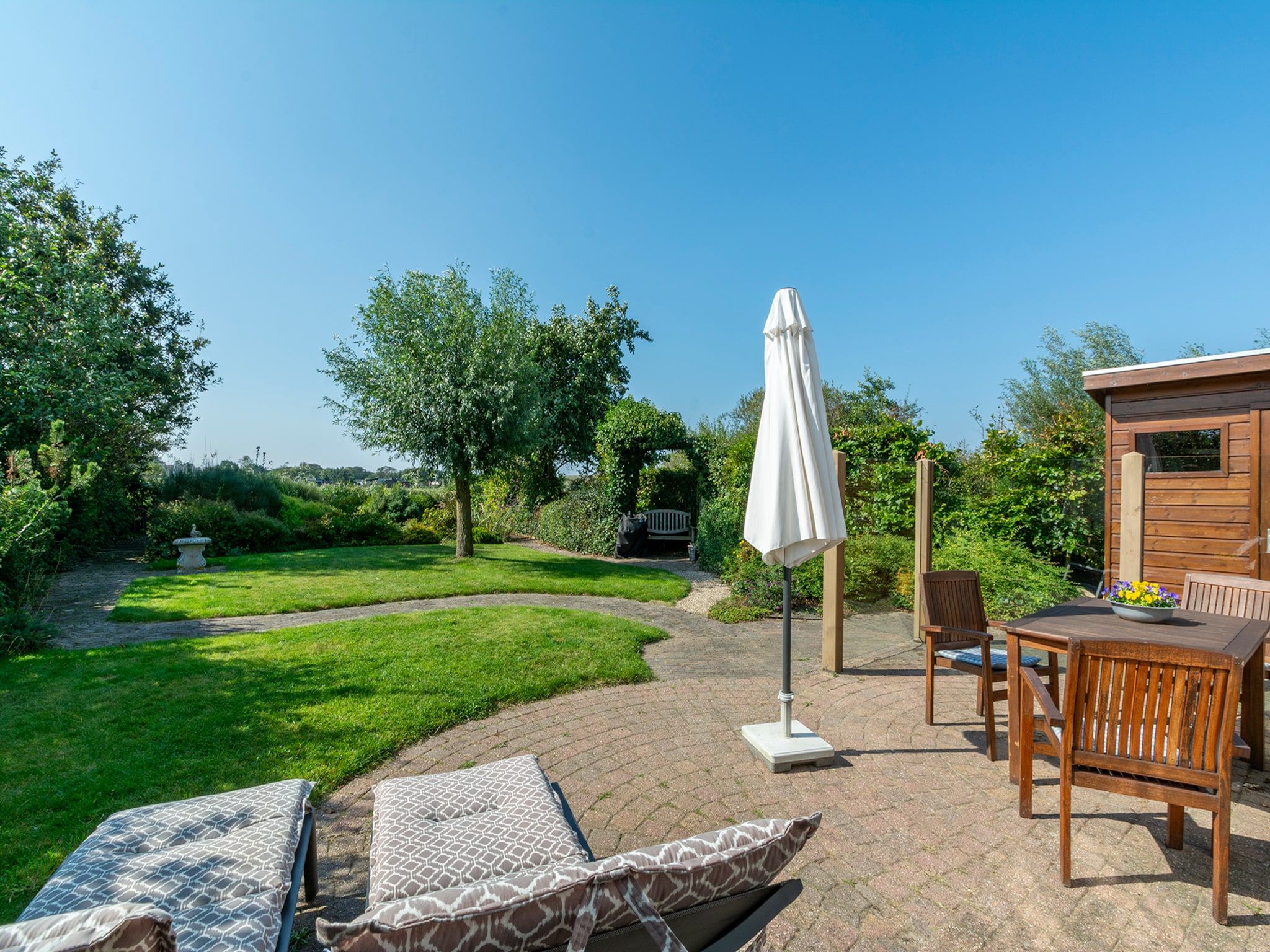 Het terras van De Buitenplaats 7 in Callantsoog