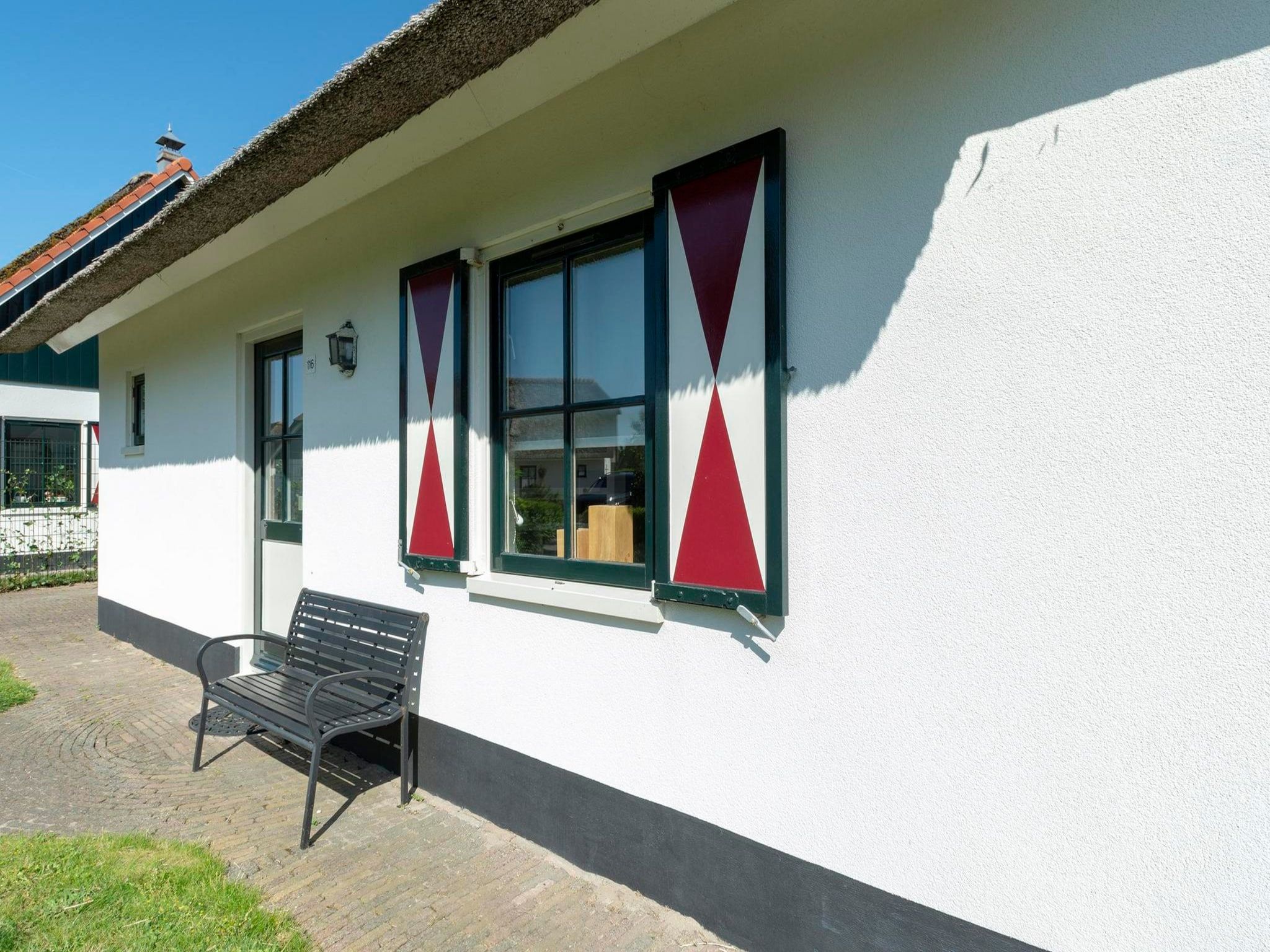 De buitenkant van De Buitenplaats 116 in Callantsoog