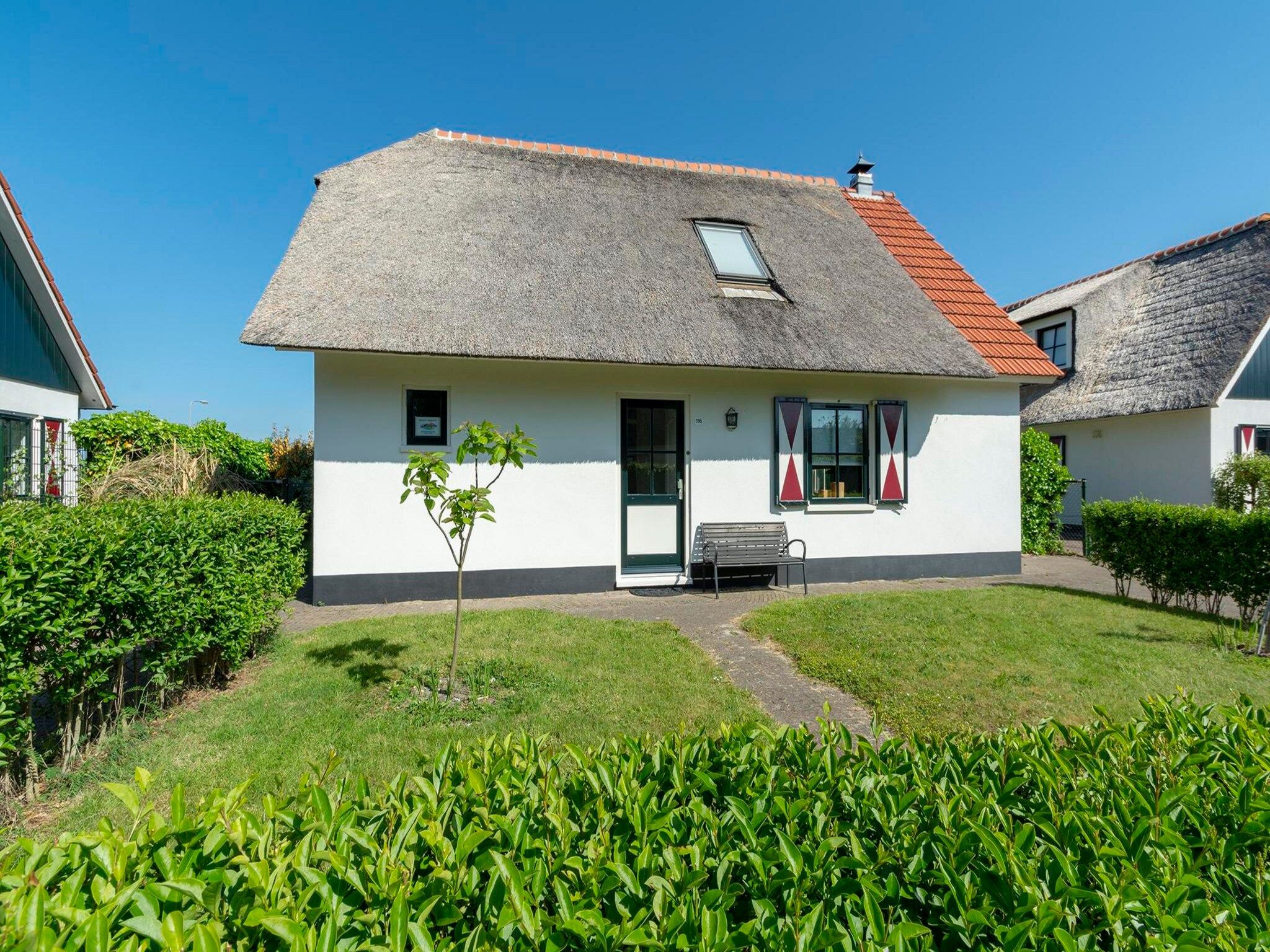 De buitenkant van De Buitenplaats 116 in Callantsoog