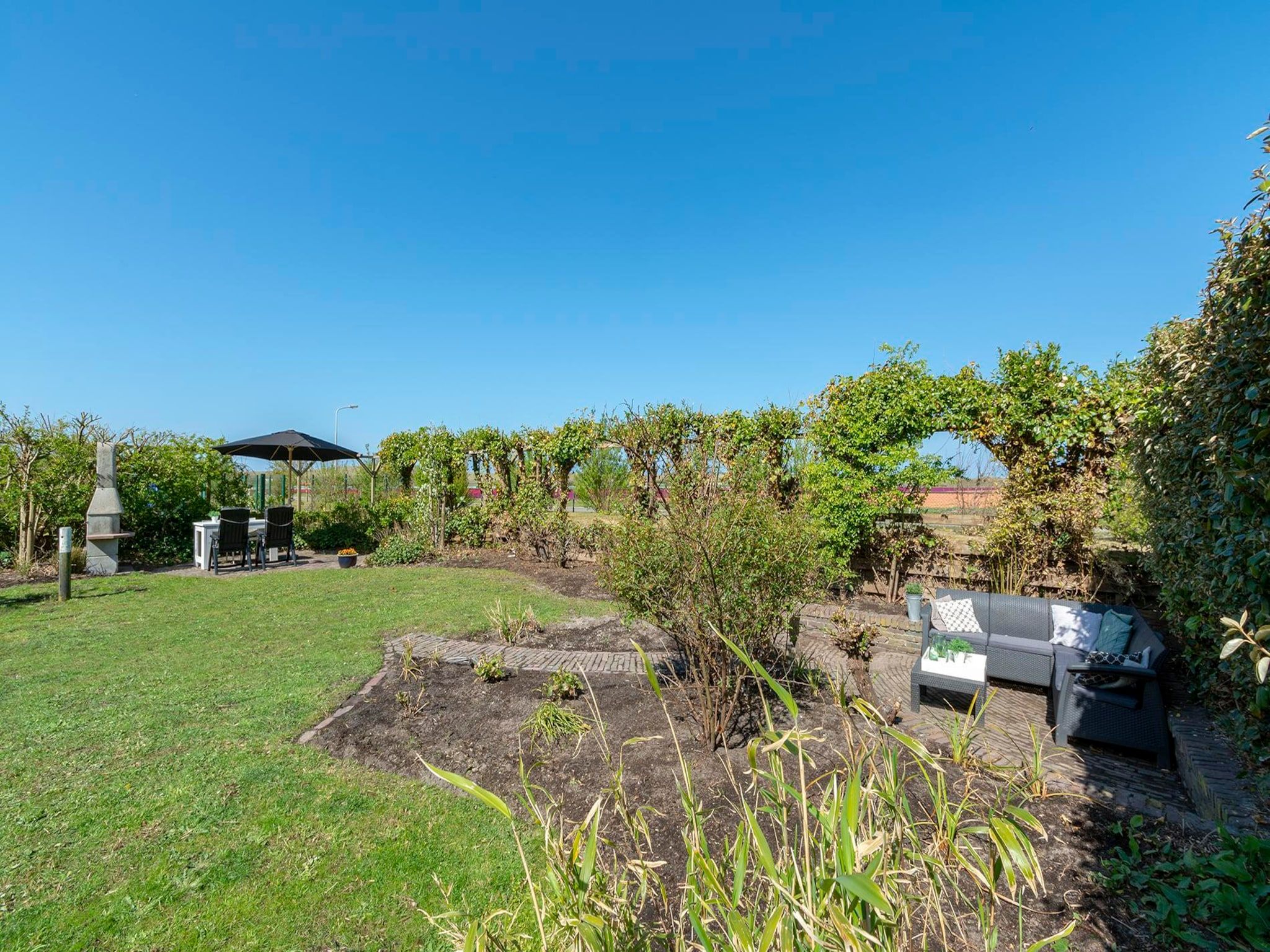 De tuin van De Buitenplaats 113 in Callantsoog