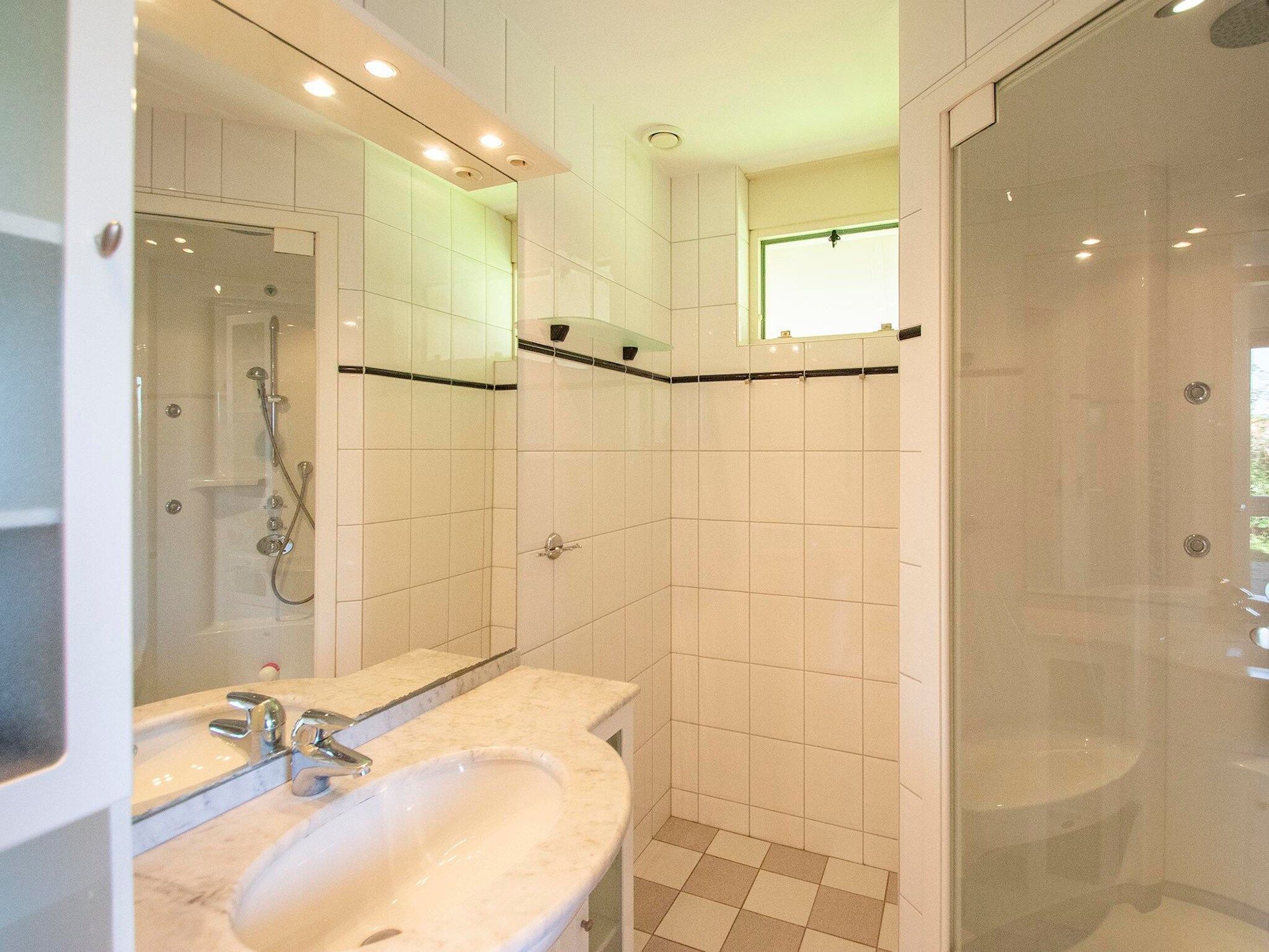 De badkamer van Callantsogervaart 3-8 in Julianadorp aan Zee