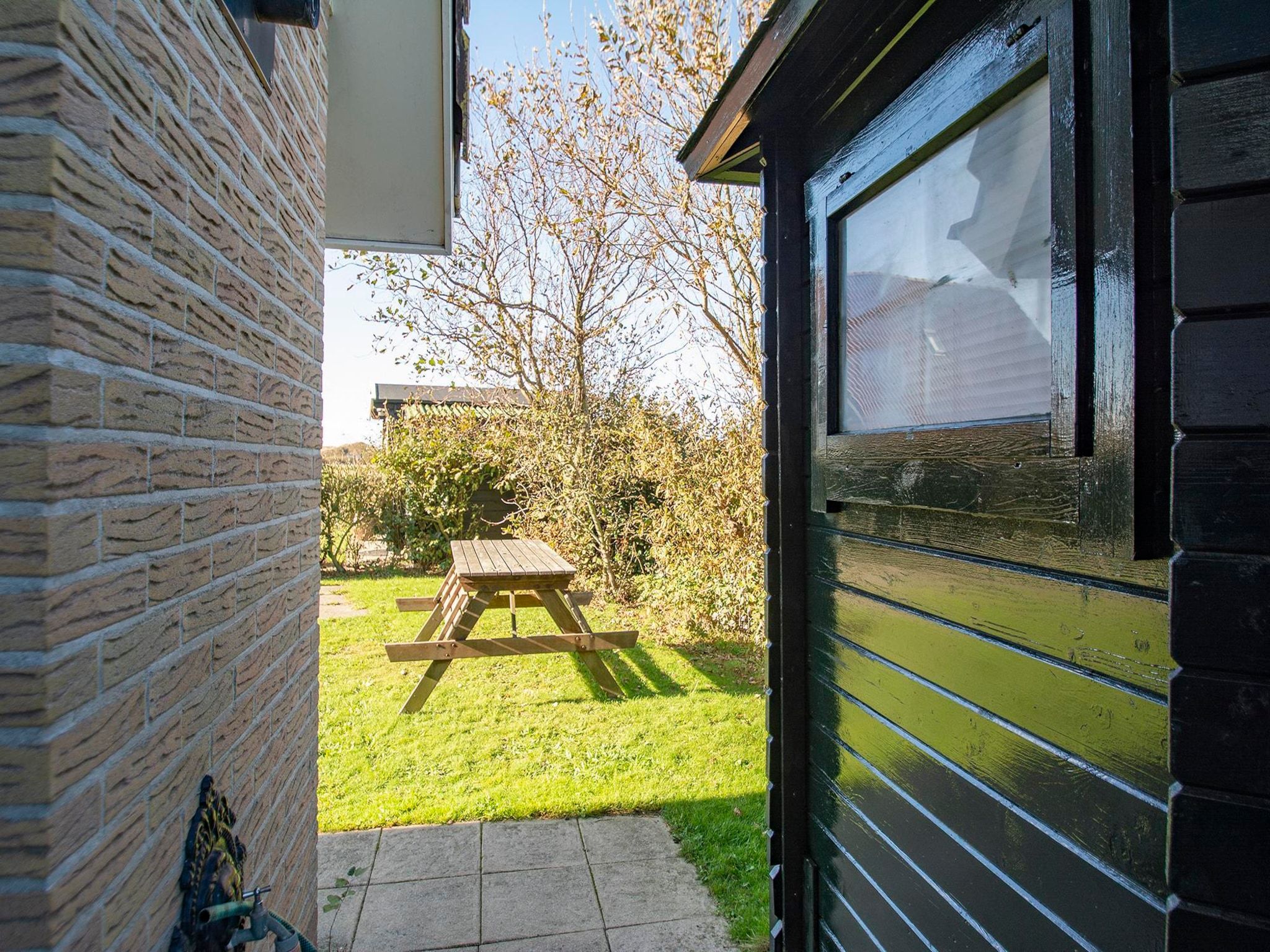 De tuin van Callantsogervaart 3-8 in Julianadorp aan Zee