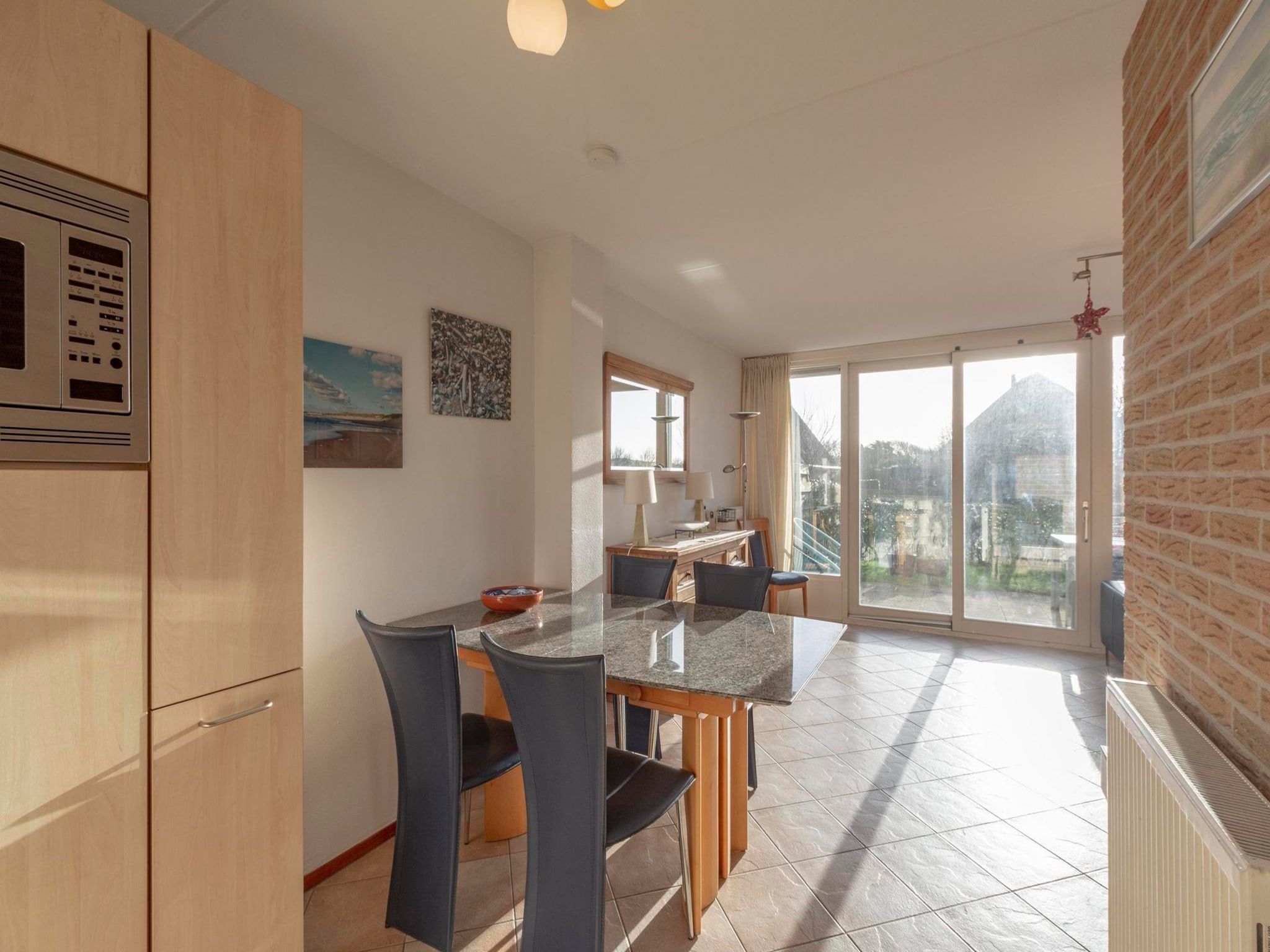 De eetkamer van Callantsogervaart 3-8 in Julianadorp aan Zee