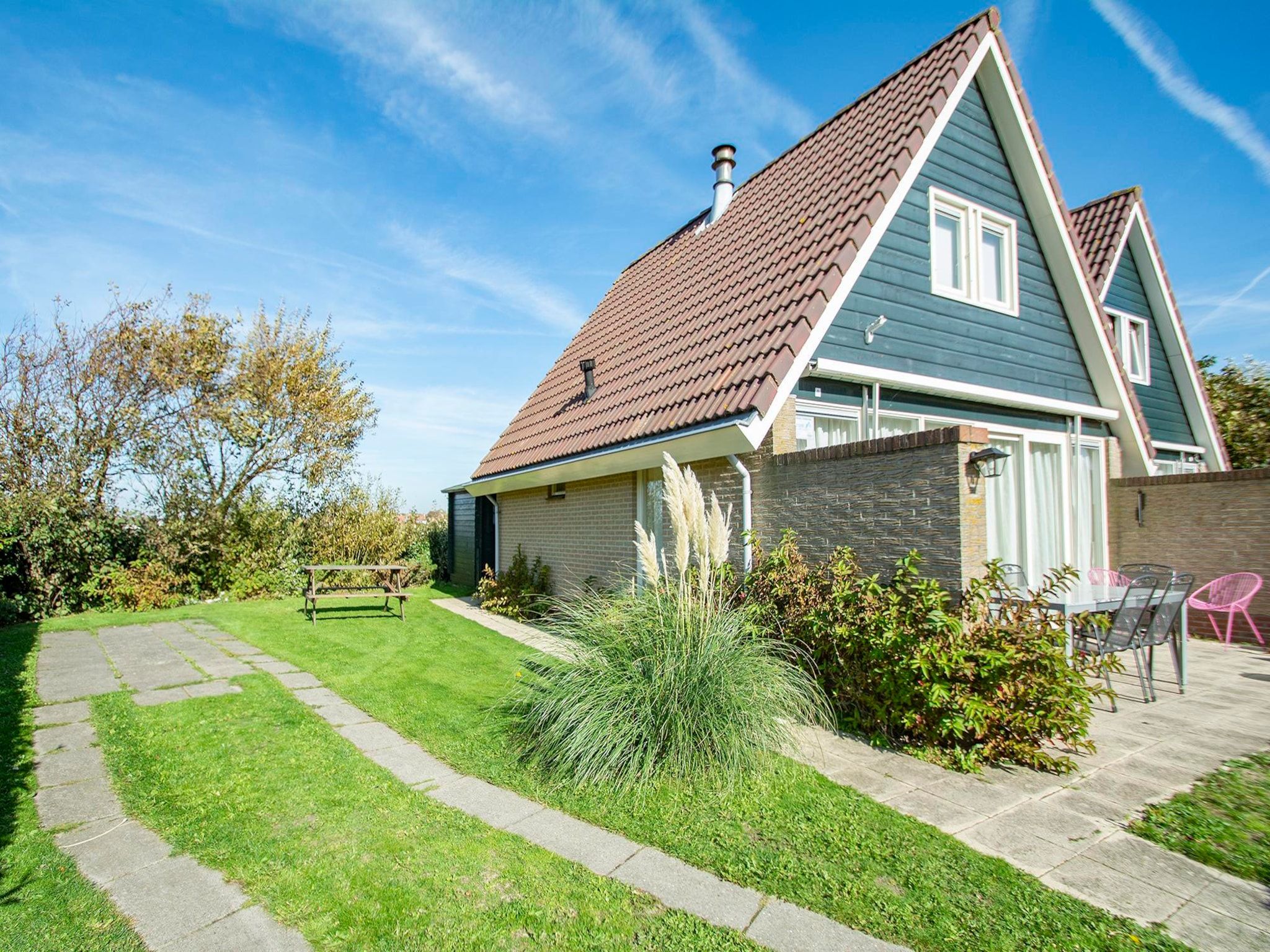 De buitenkant van Callantsogervaart 3-8 in Julianadorp aan Zee