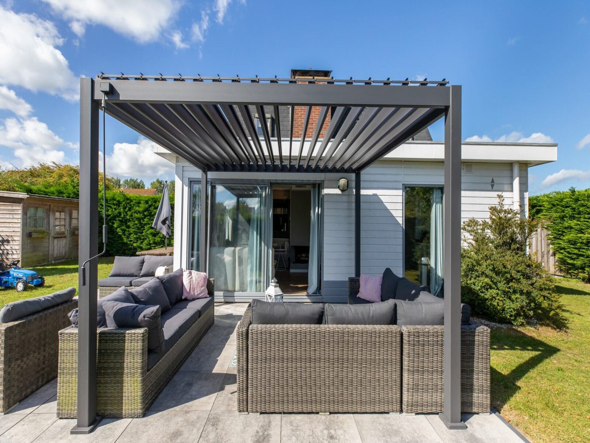Het terras van Strandhuis Schoneveld in Breskens