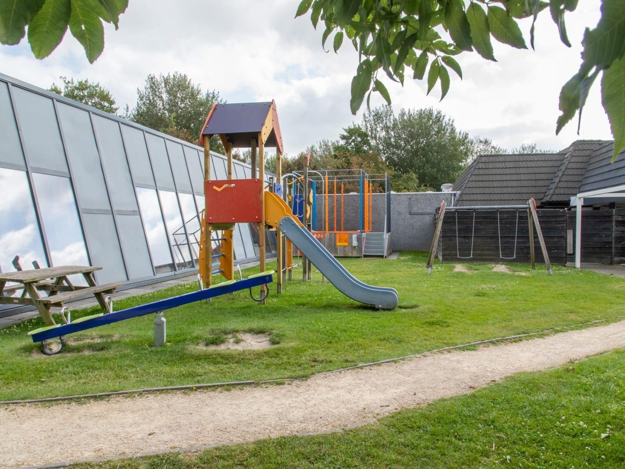 De tuin van Strandhuis Schoneveld in Breskens