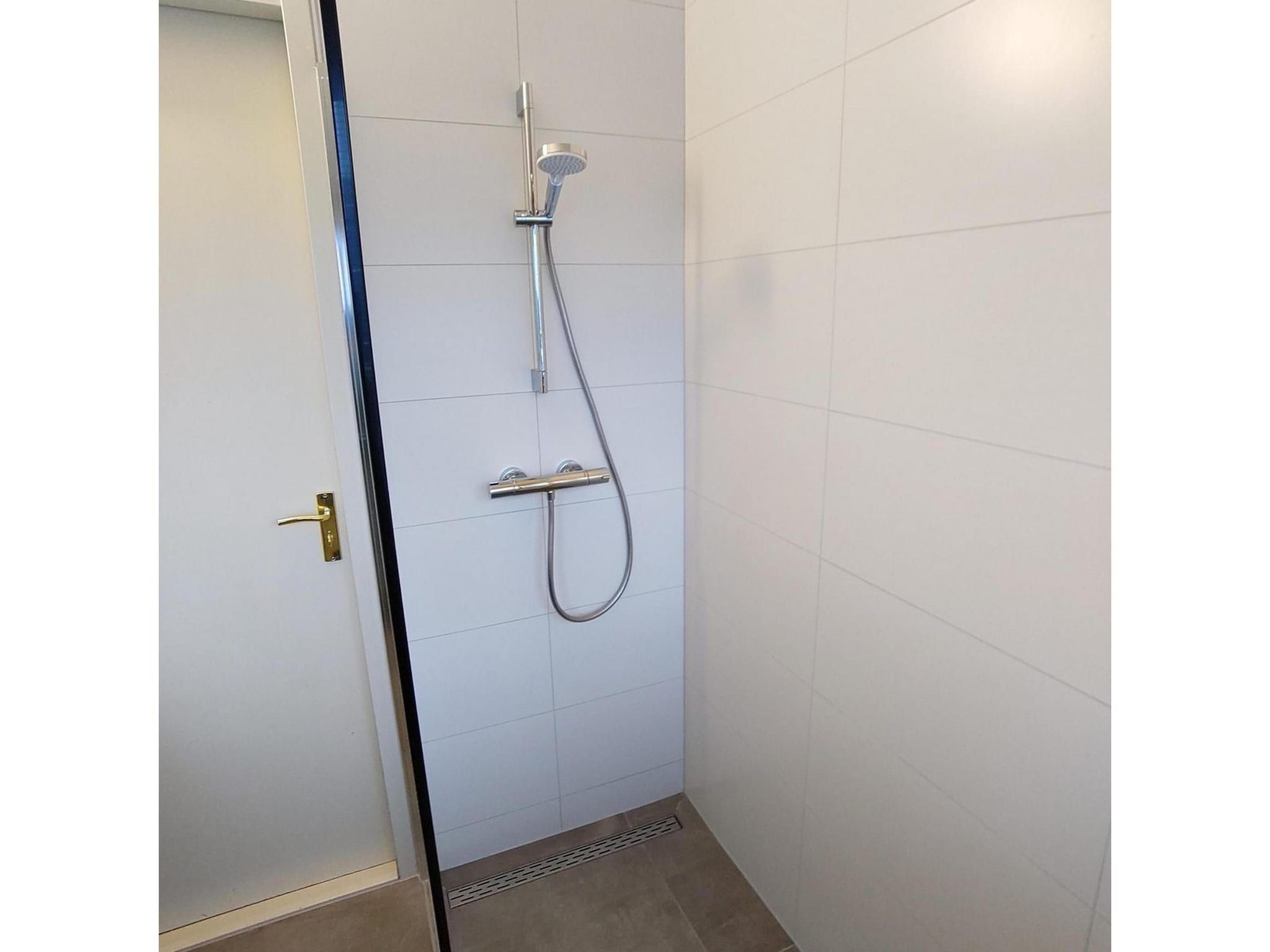 De badkamer van Scheldeveste 159 Zwin Breskens in Breskens