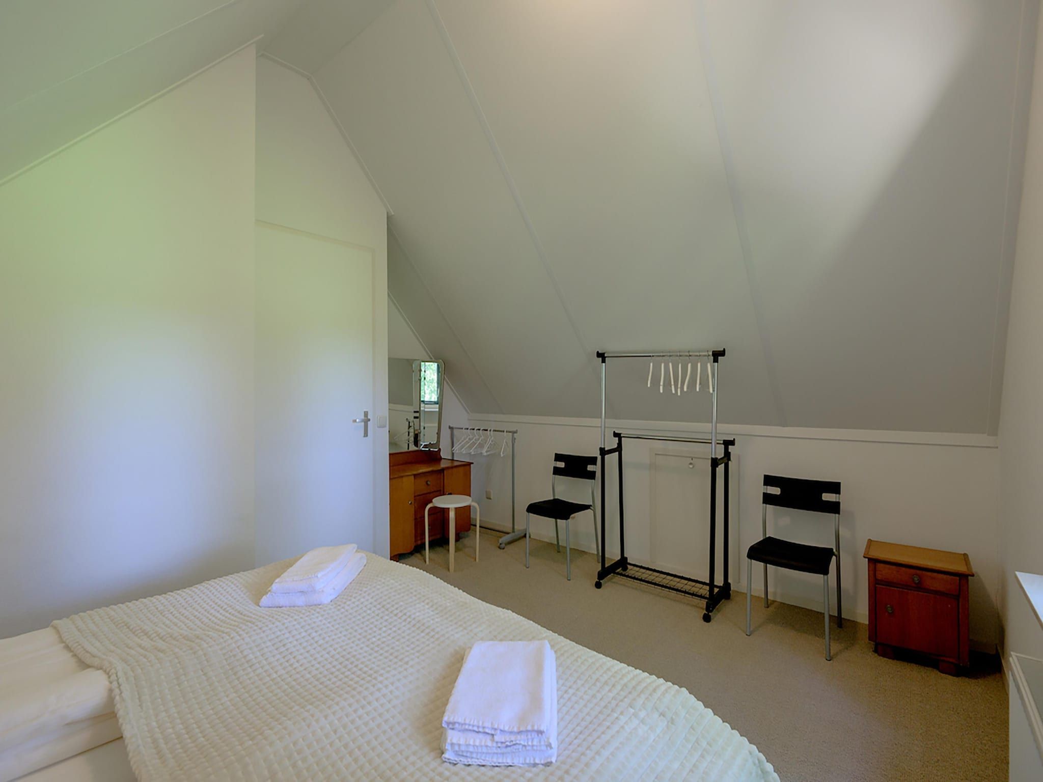 Een slaapkamer van 6-persoons bungalow 4 in Sondel