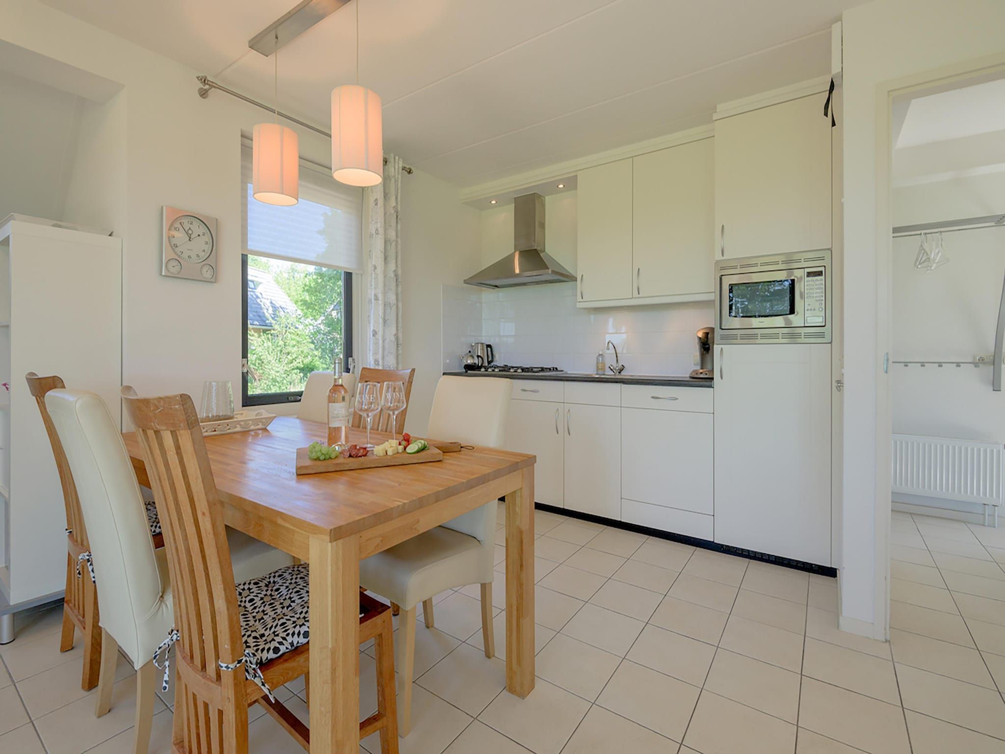 De keuken van 6-persoons bungalow 4 in Sondel