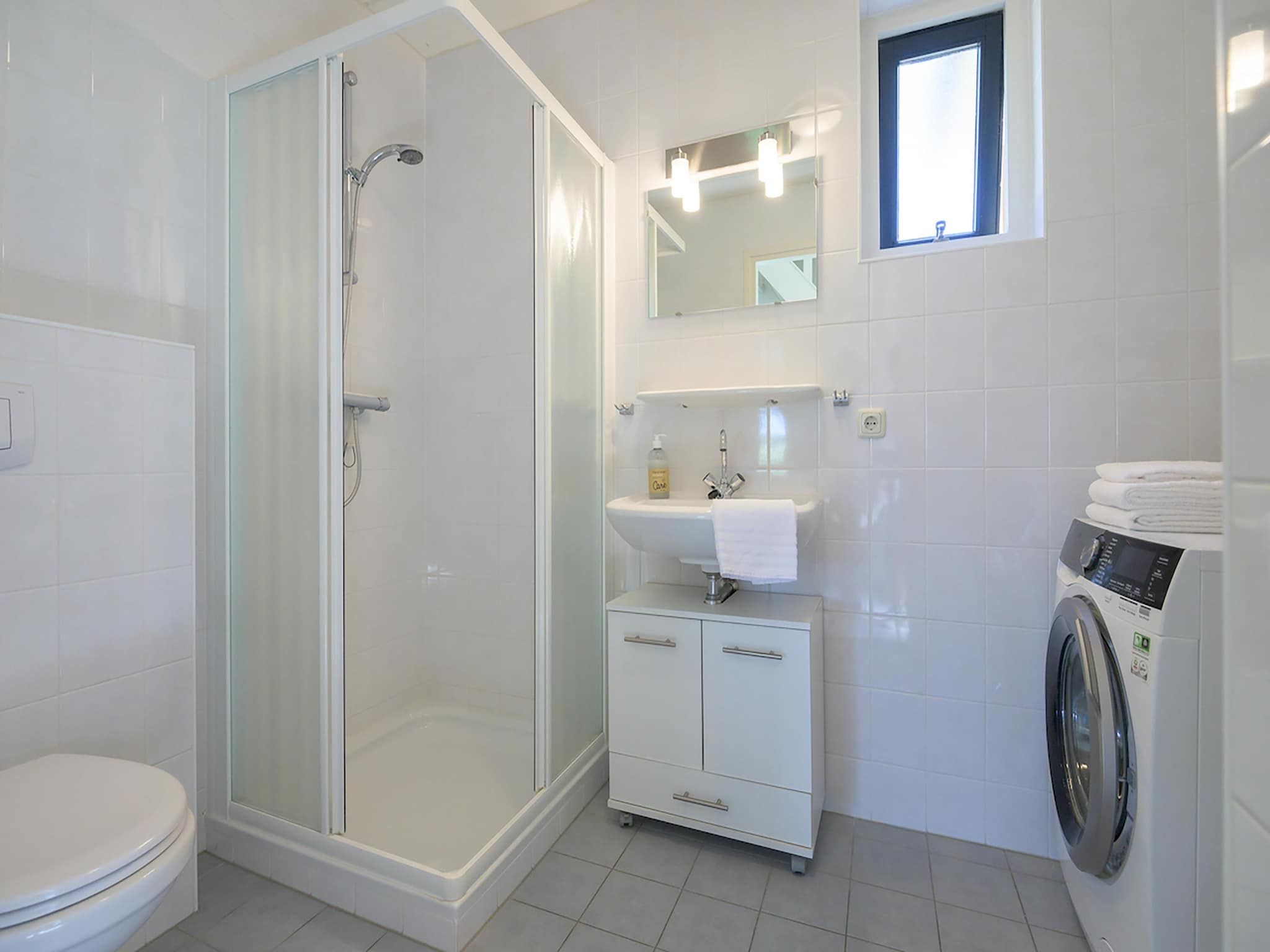 De badkamer van 6-persoons bungalow 4 in Sondel