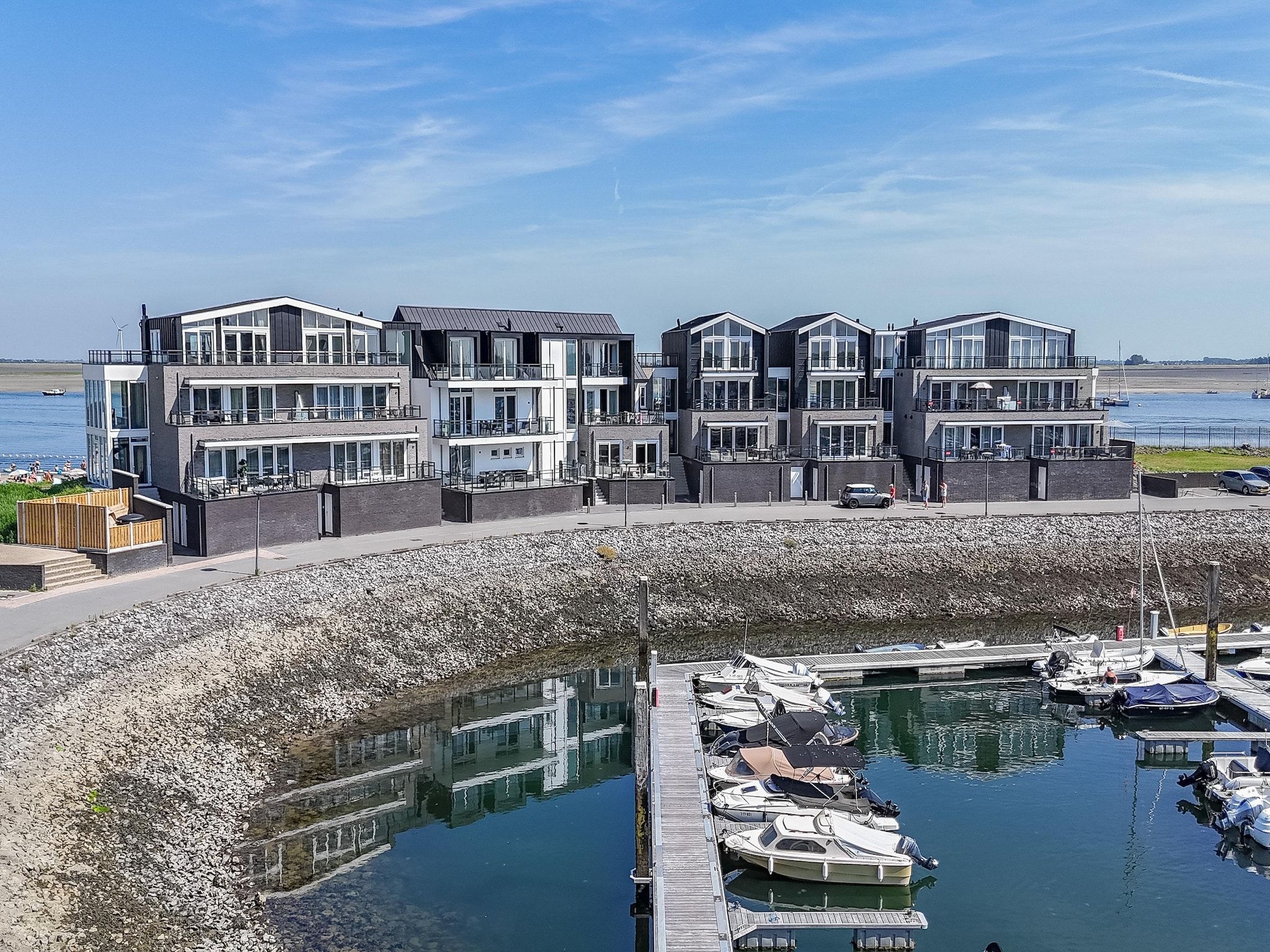 De buitenkant van Luxe appartement Vista Maris - Havenweg 8-40  Sint-Annaland Oosterschelde in Sint-Annaland