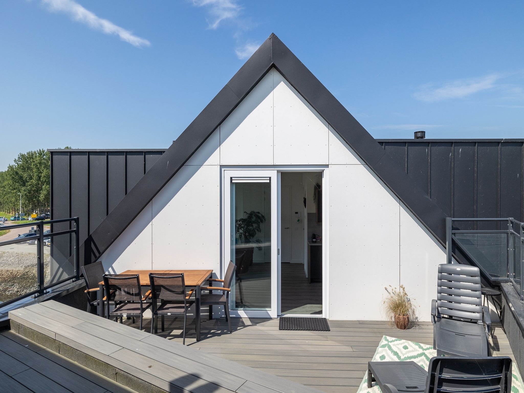 Het terras van Luxe appartement Vista Maris - Havenweg 8-40  Sint-Annaland Oosterschelde in Sint-Annaland