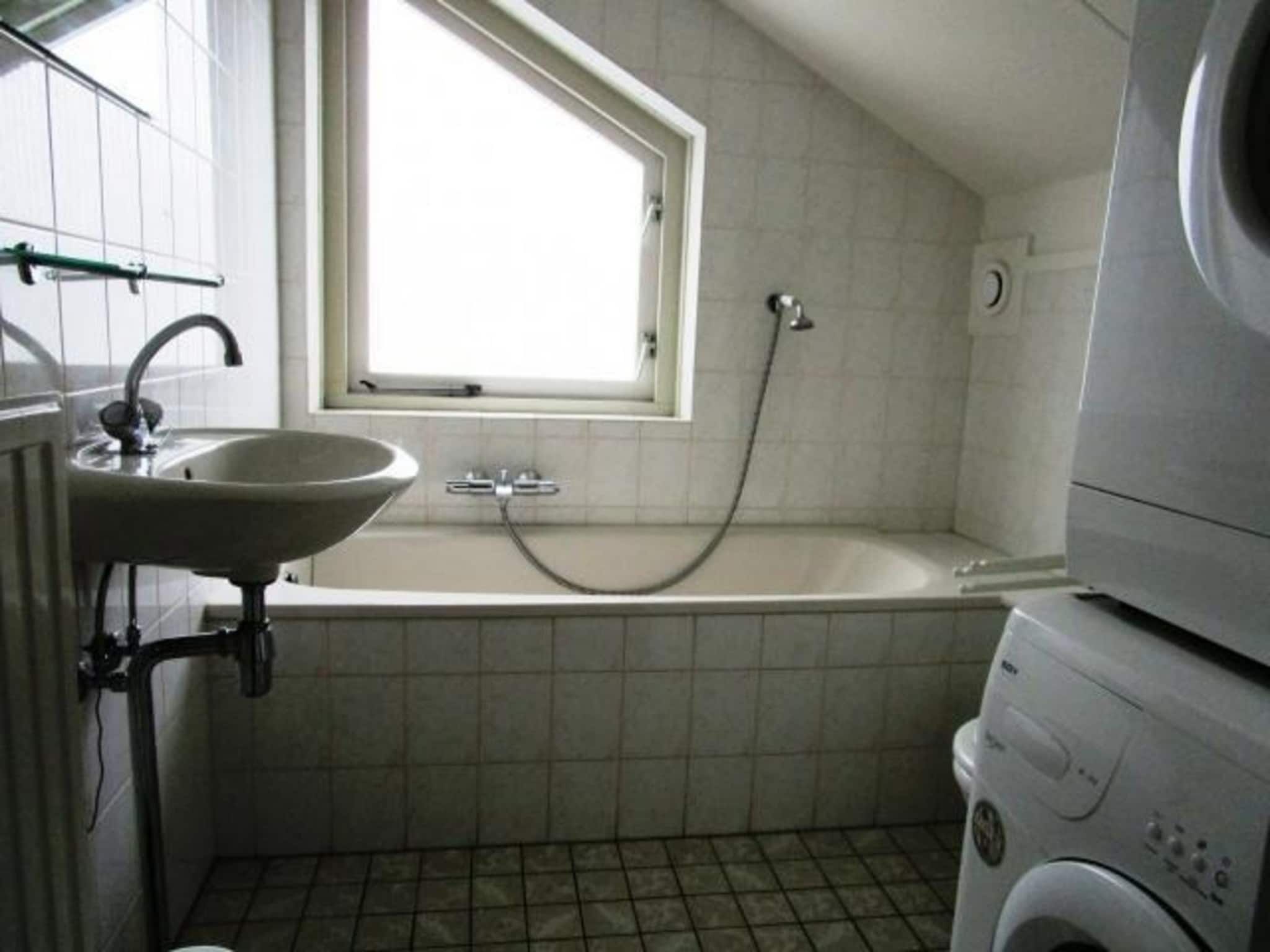 De badkamer van Scheldeveste 188 Schelde Breskens in Breskens