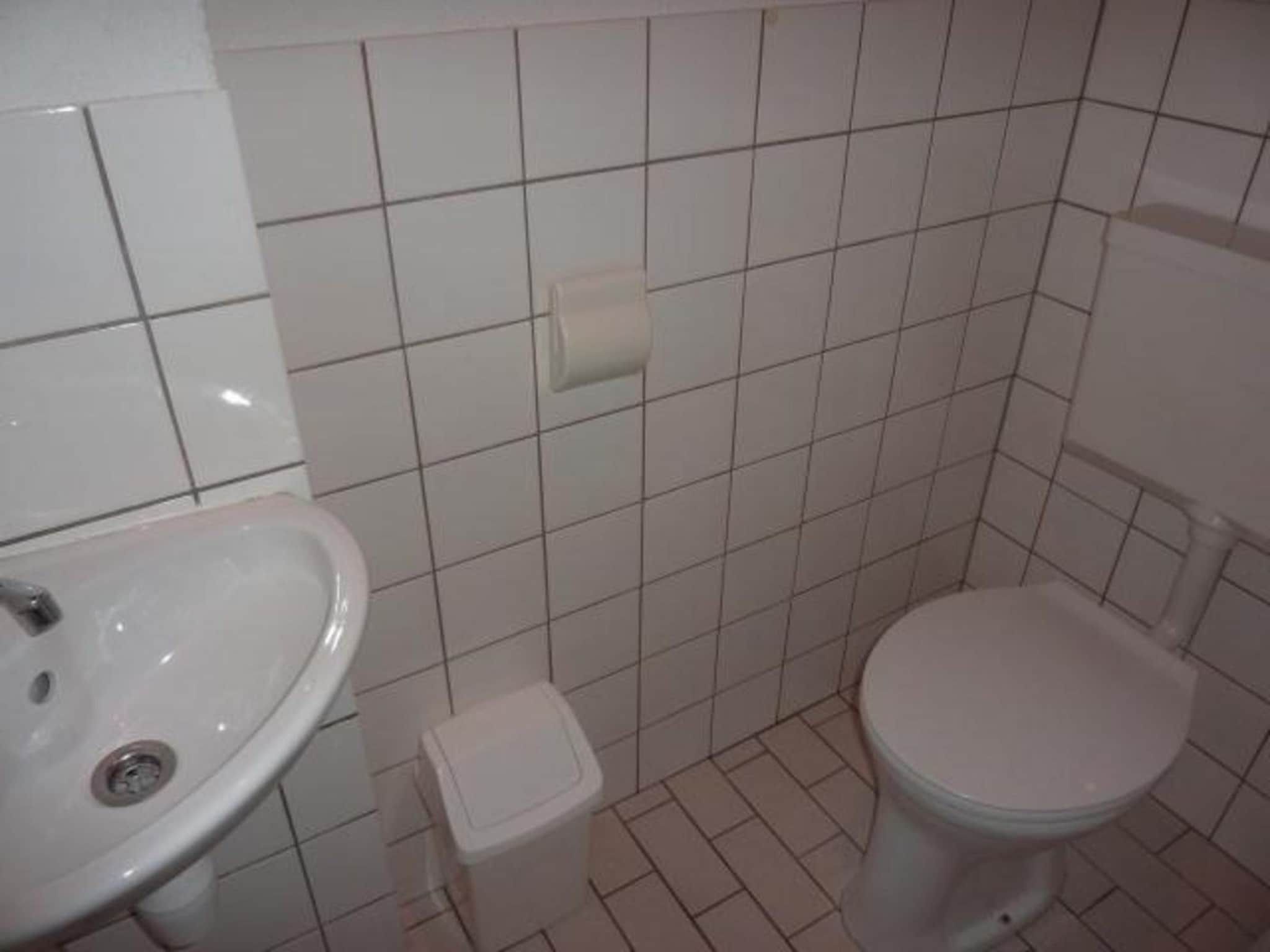 De badkamer van Schoneveld 367 Strandparel Breskens in Breskens