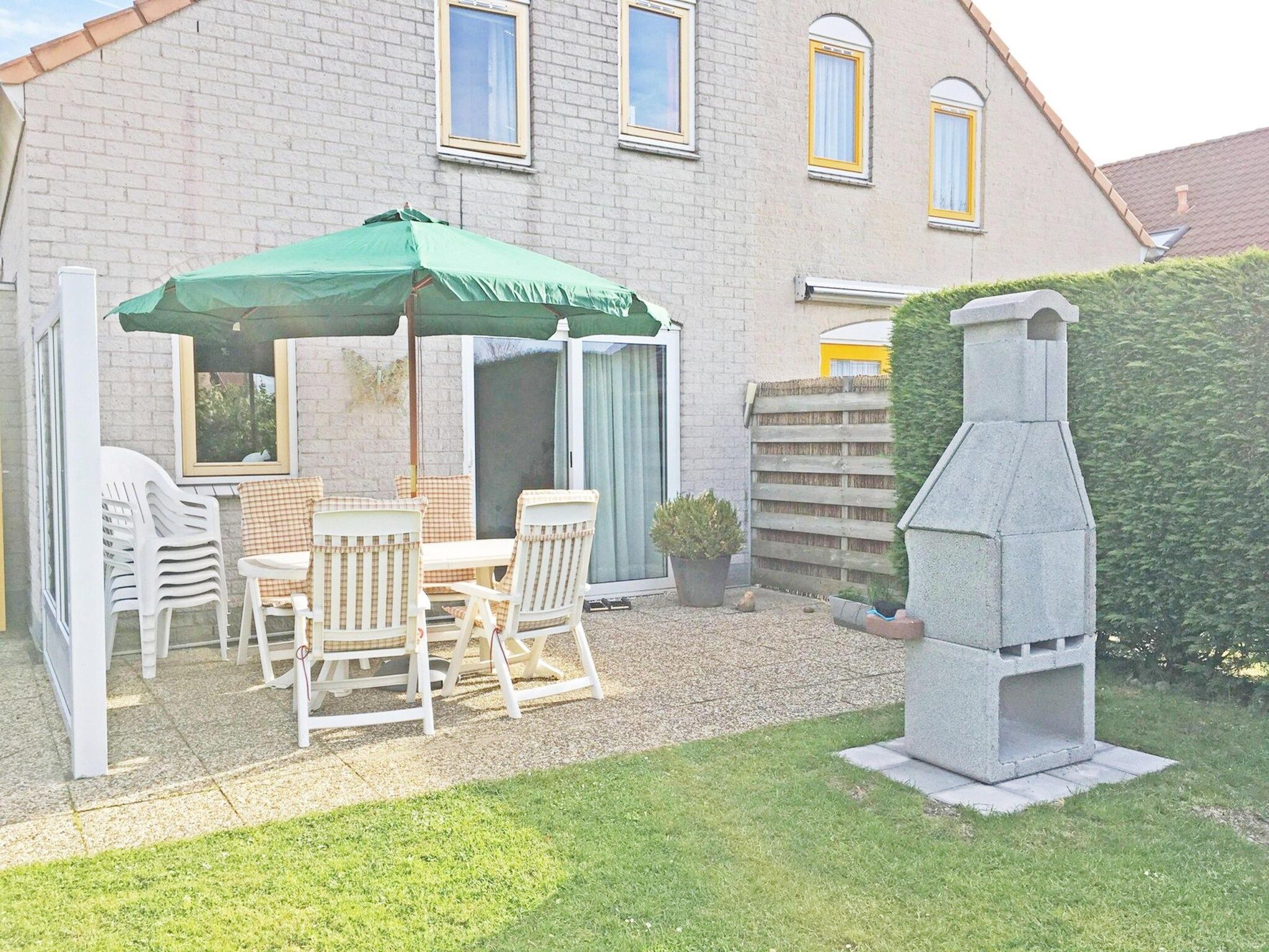 Het terras van Fort Soleil 29 Zeezwaluw Breskens in Breskens
