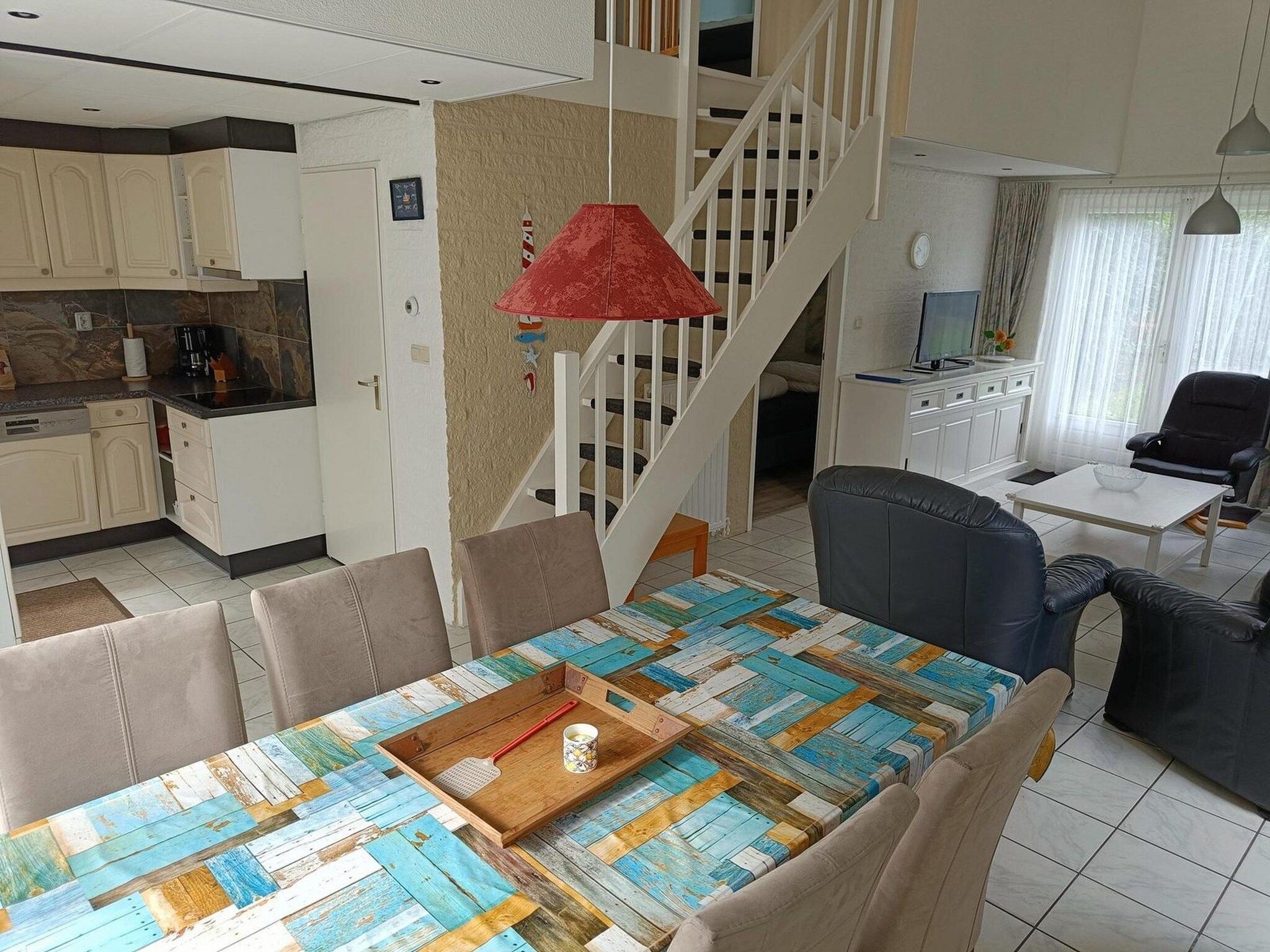 De eetkamer van Schoneveld 373 Strandparel Breskens in Breskens