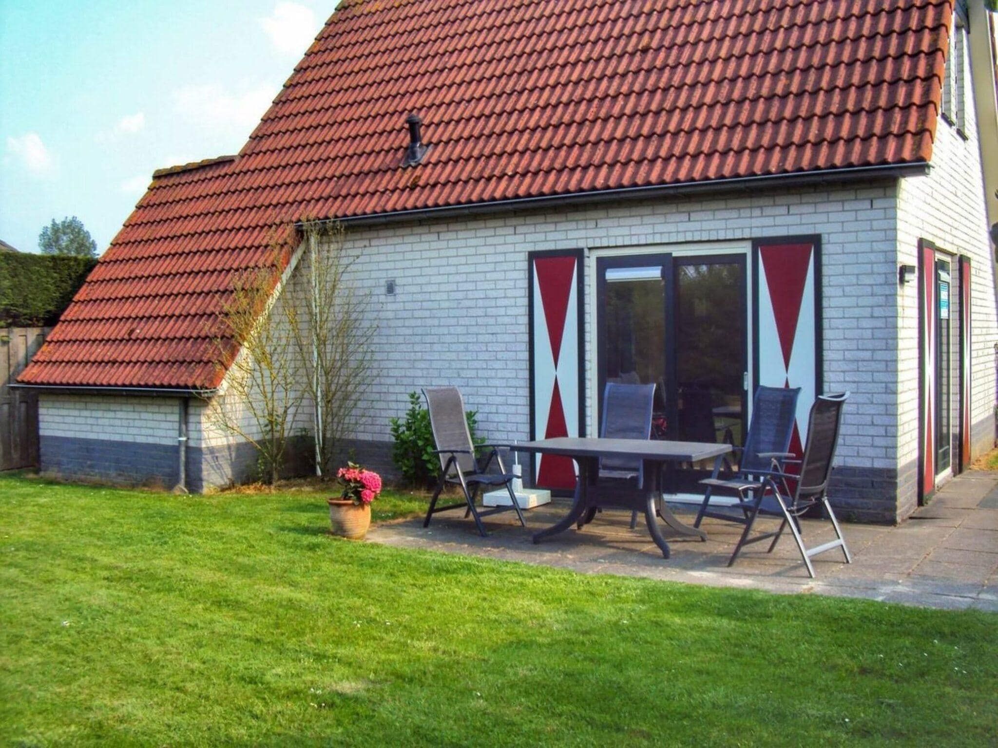 Het terras van Schoneveld 146 Zeemeeuw Breskens in Breskens