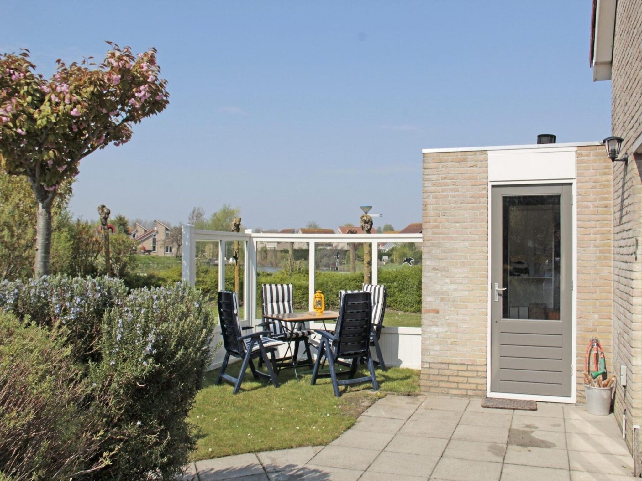 Het terras van Scheldeveste 12 Zwin Breskens in Breskens