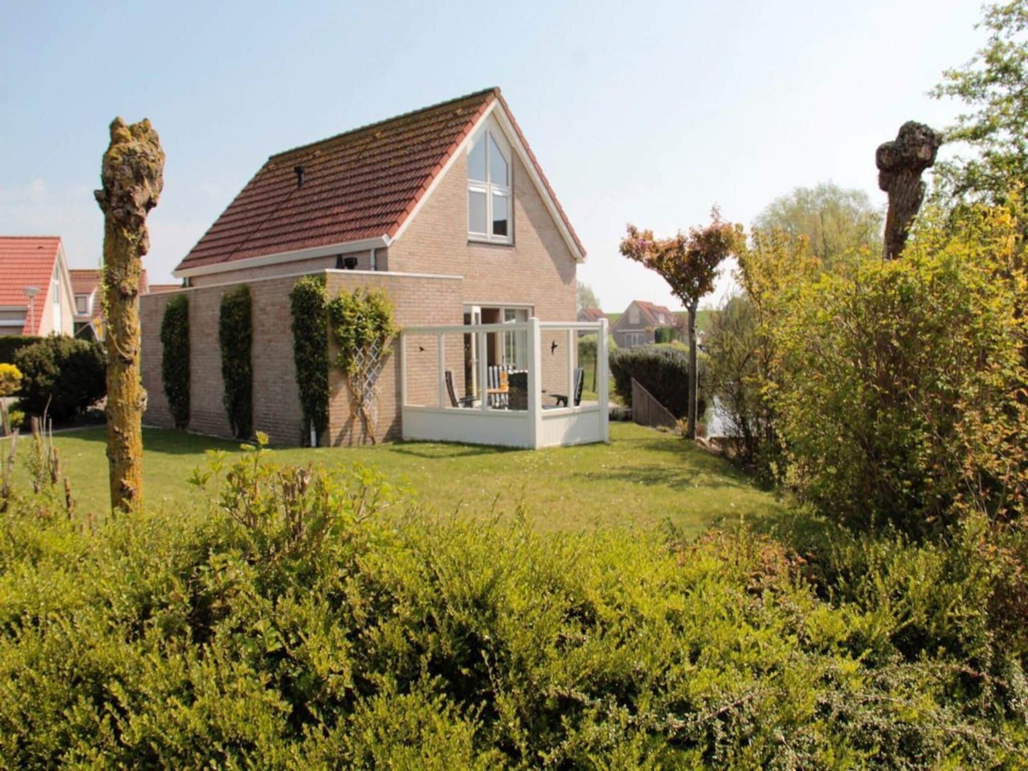 De buitenkant van Scheldeveste 12 Zwin Breskens in Breskens