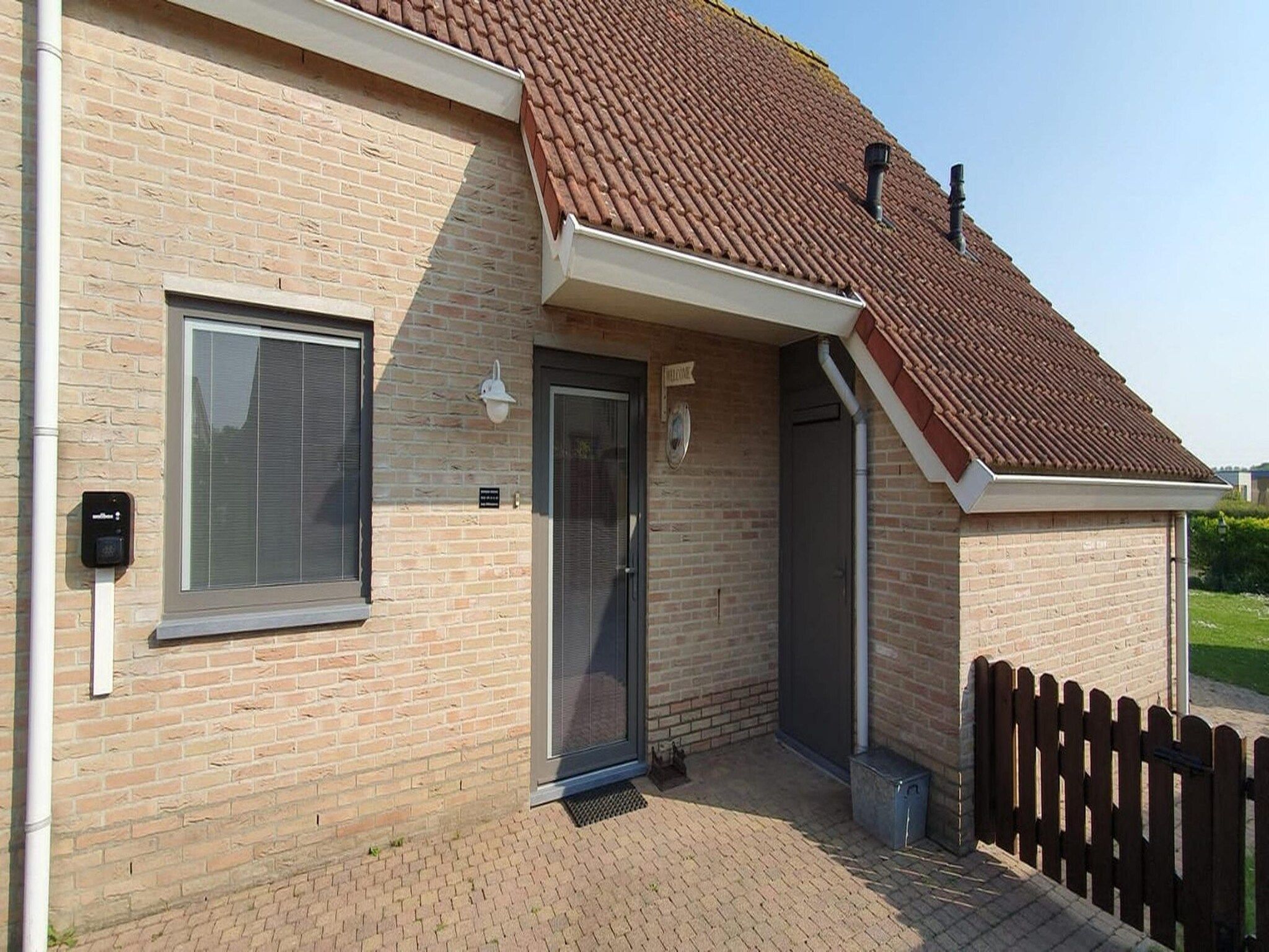 De buitenkant van Scheldeveste 45 Zwin Breskens in Breskens