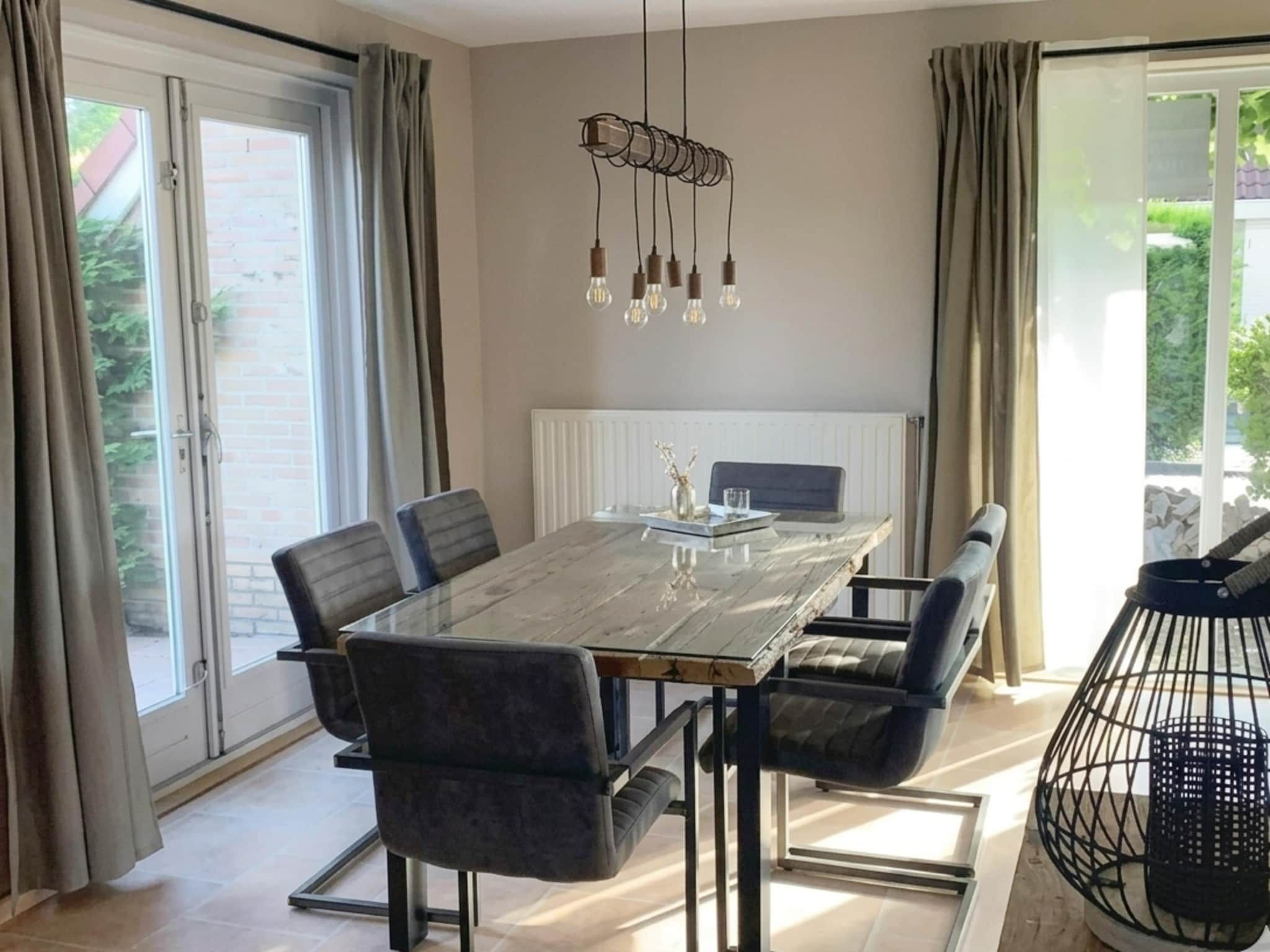 De eetkamer van Scheldeveste 64 Zwin Breskens in Breskens