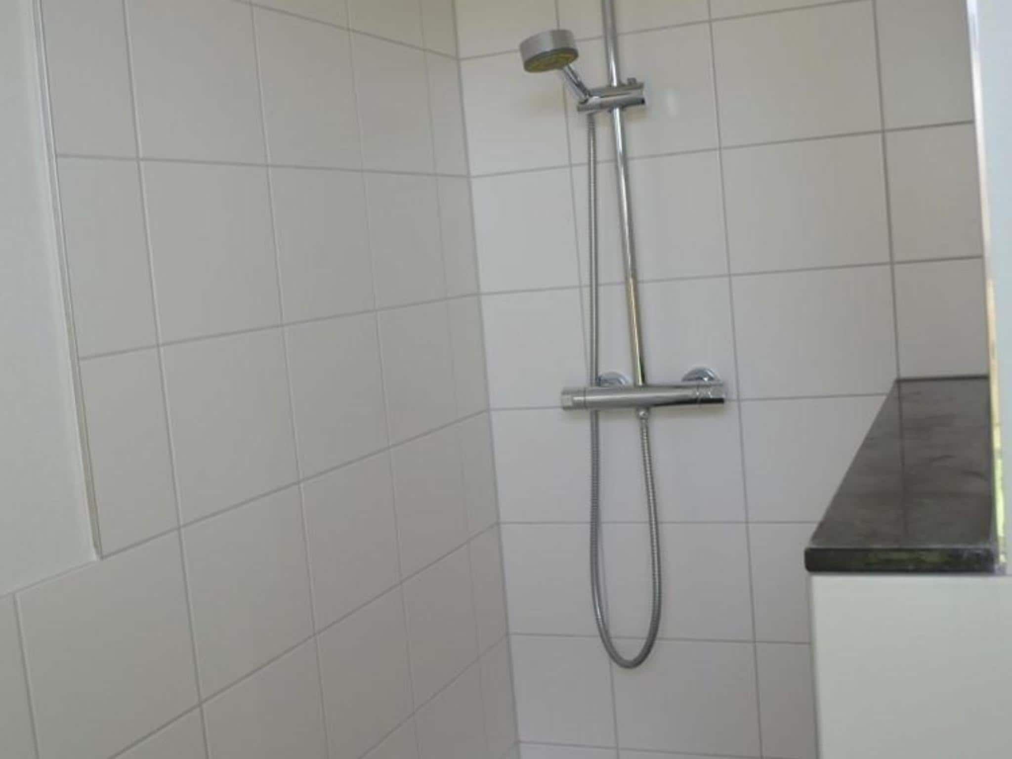 De badkamer van Landgoed de Lente 34 Krokus Breskens in Breskens