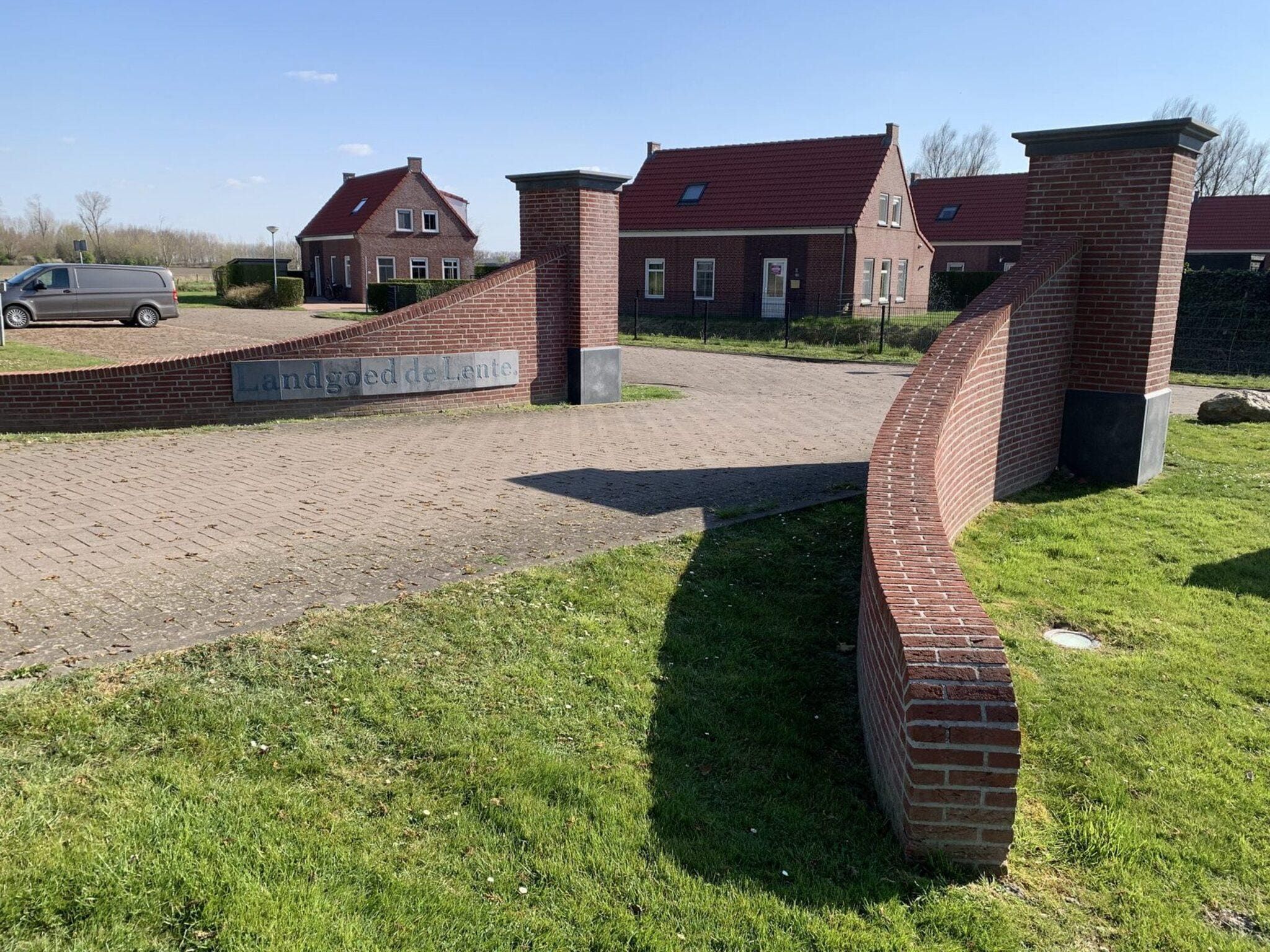 De buitenkant van Landgoed de Lente 34 Krokus Breskens in Breskens