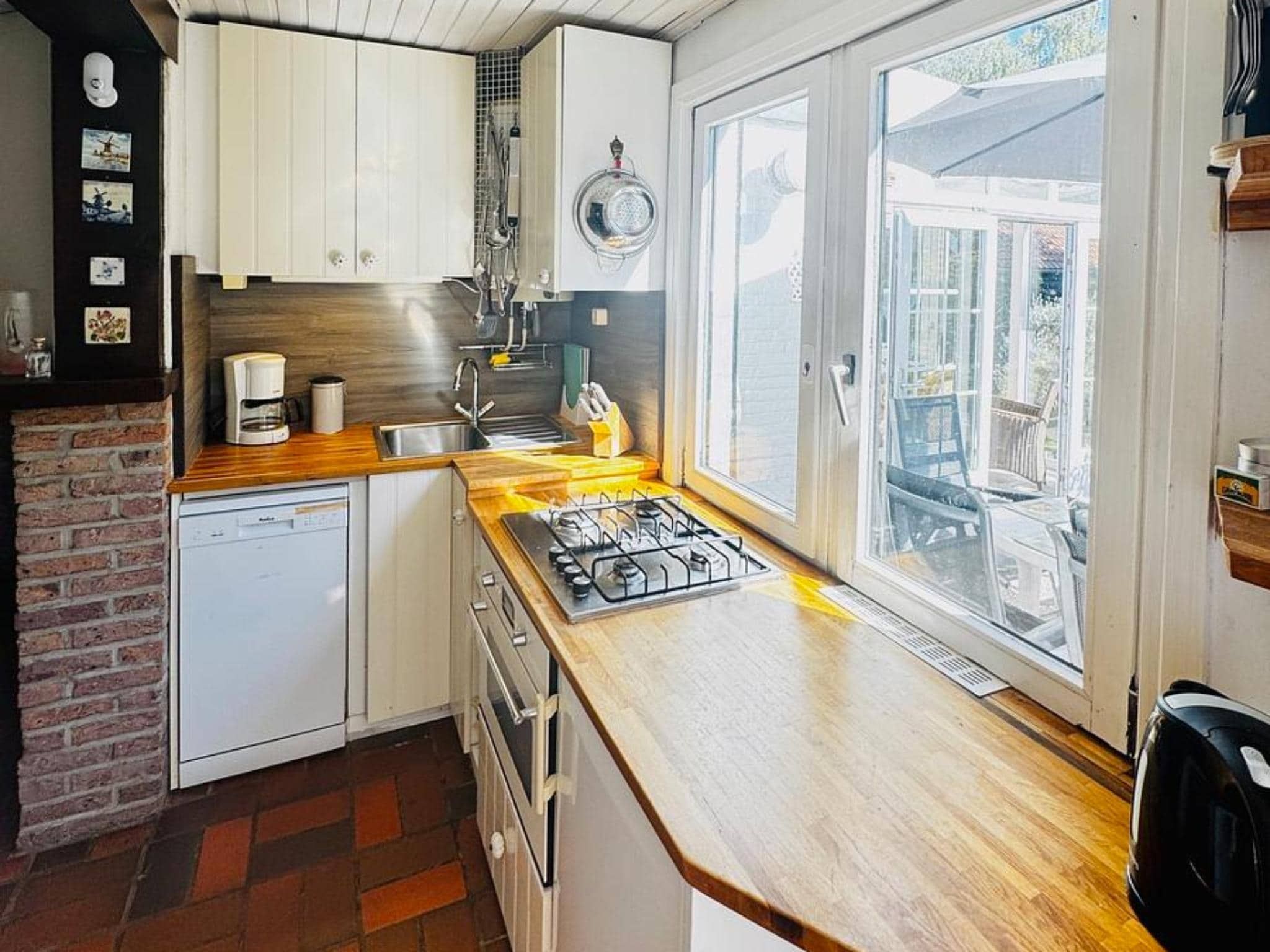 De keuken van Nummer Één 26a Hoofdplaat in Hoofdplaat