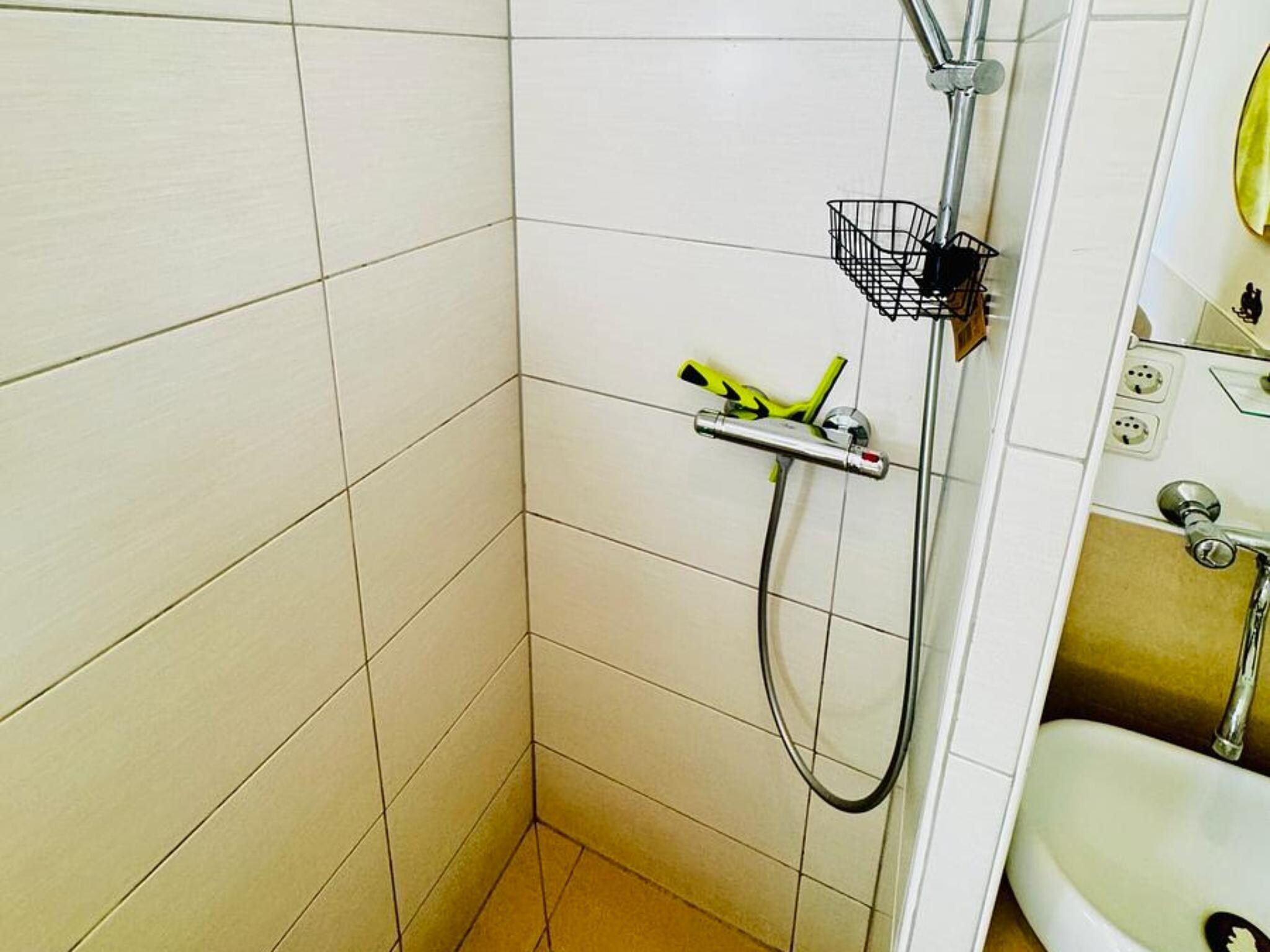 De badkamer van Nummer Één 26a Hoofdplaat in Hoofdplaat