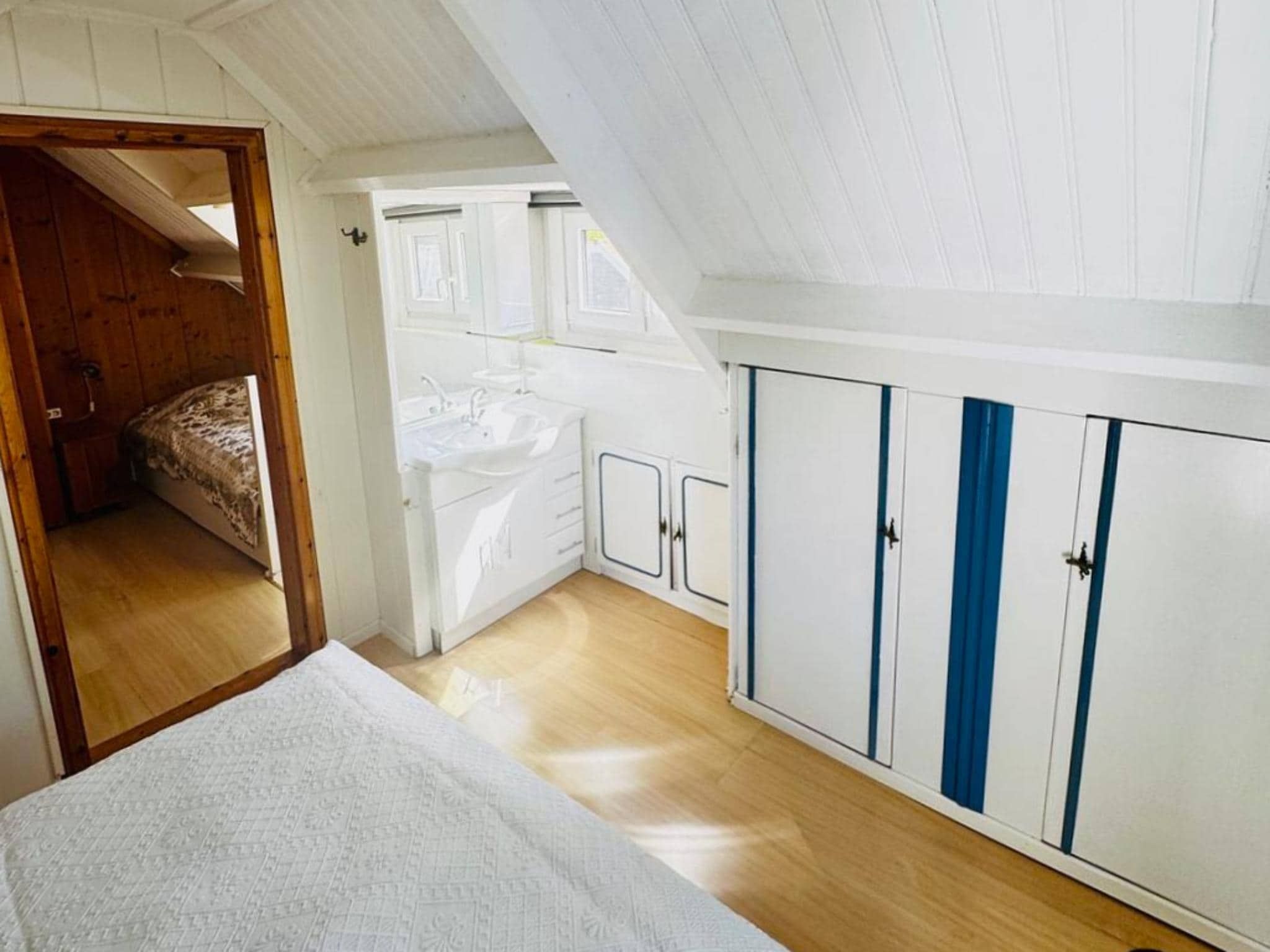 Een slaapkamer van Nummer Één 26a Hoofdplaat in Hoofdplaat