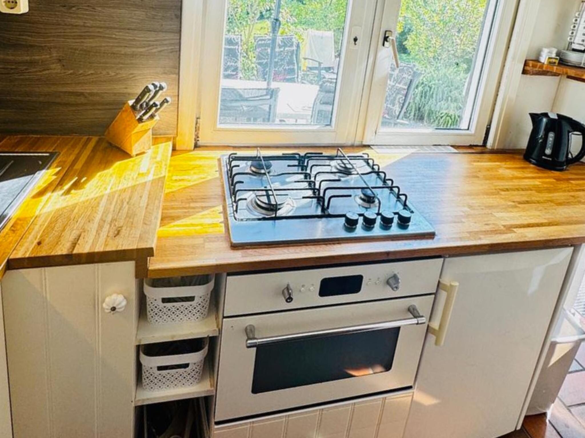 De keuken van Nummer Één 26a Hoofdplaat in Hoofdplaat