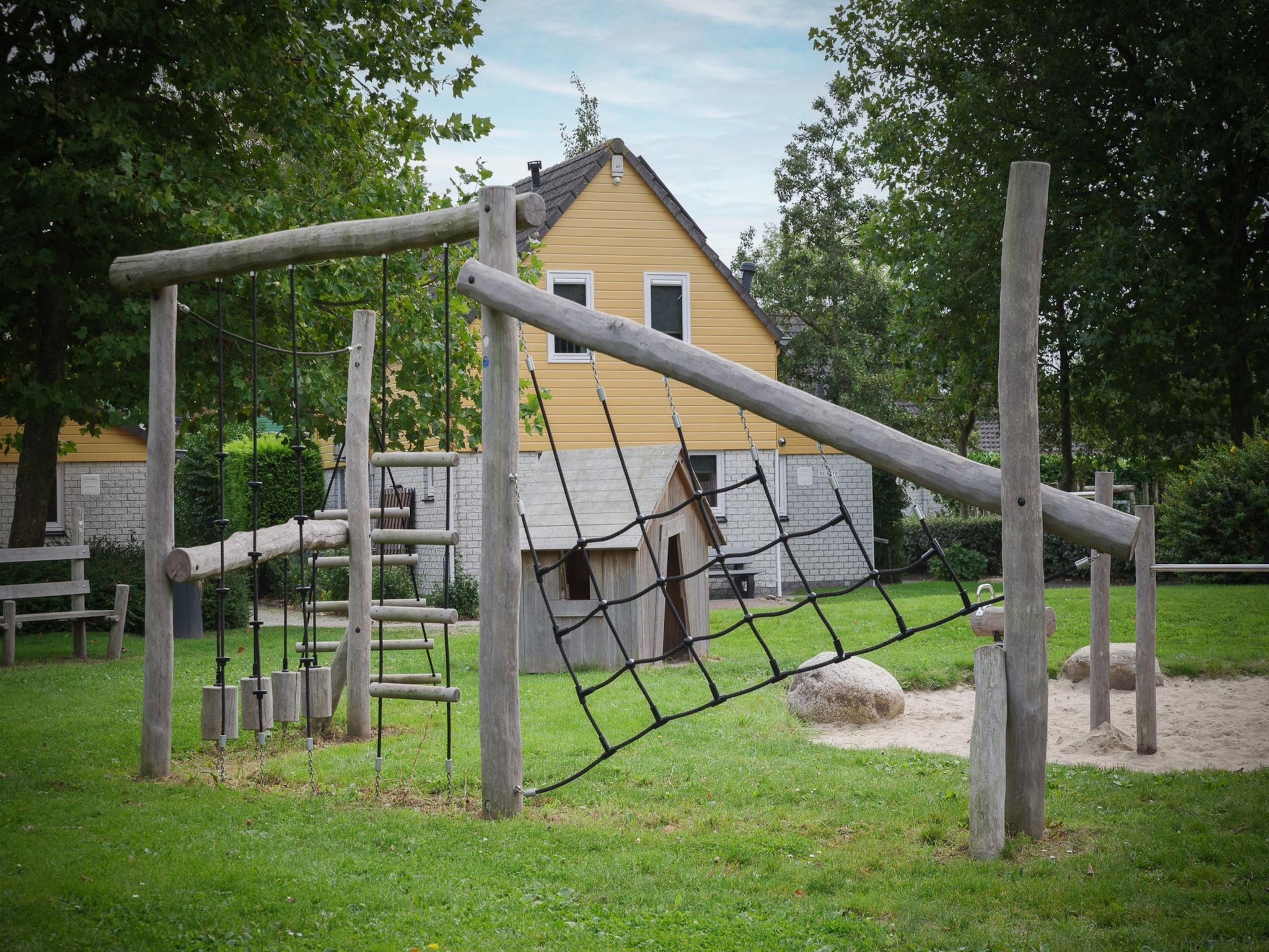 De tuin van Villapark De Oesterbaai 26 in Wemeldinge